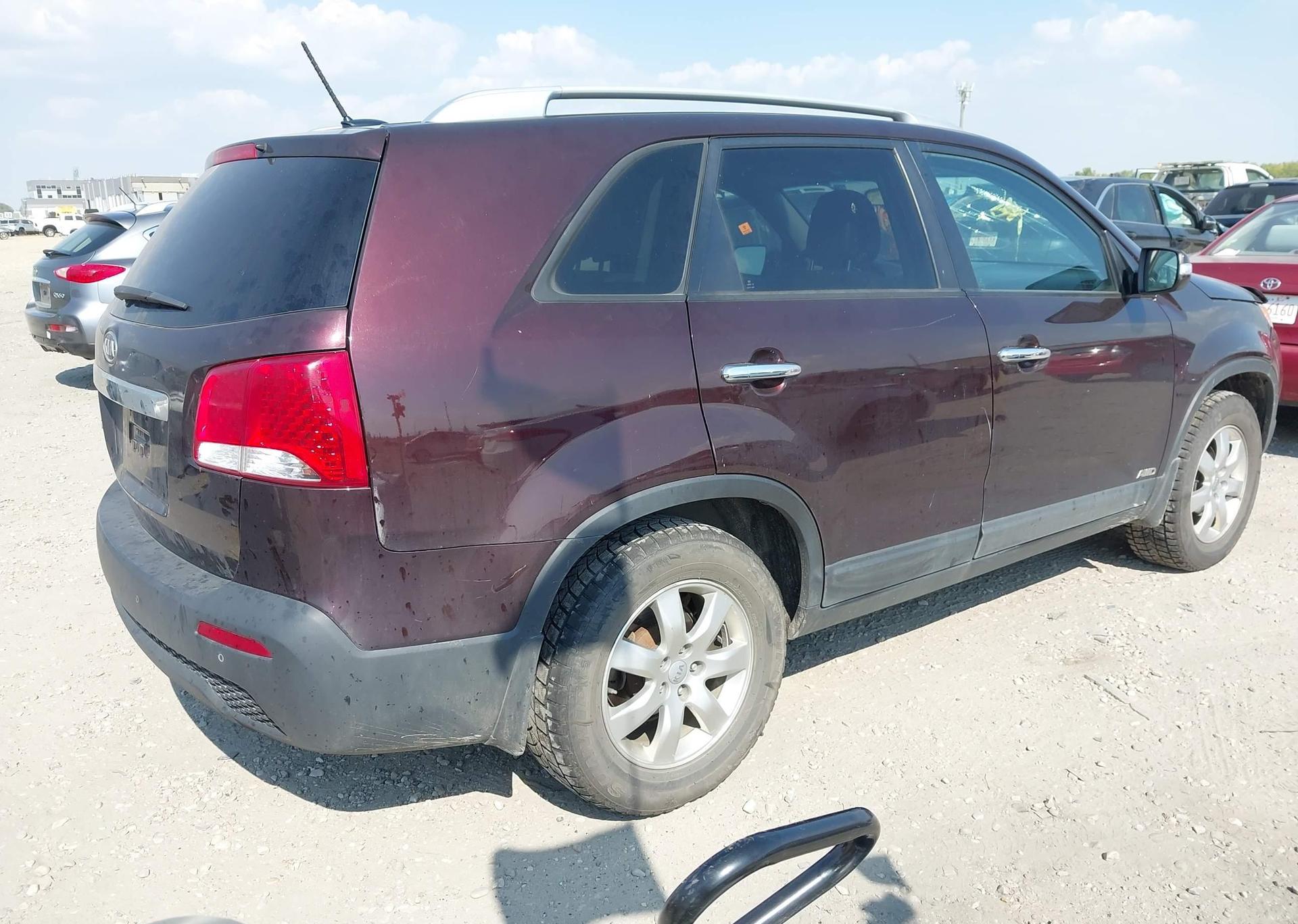 2012 KIA SORENTO LX