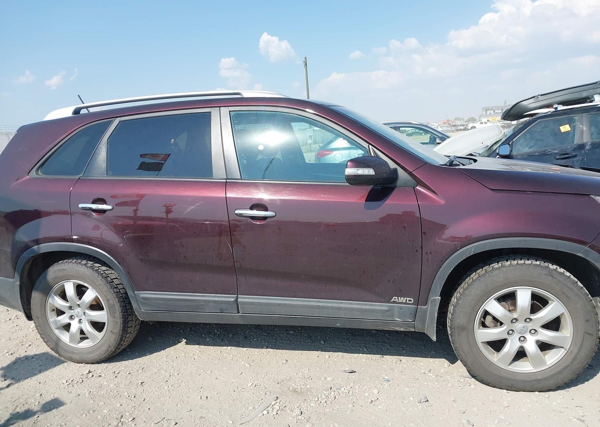 2012 KIA SORENTO LX