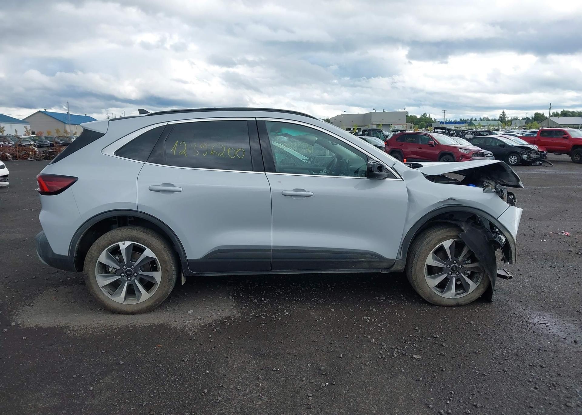 2025 FORD ESCAPE PLATINUM