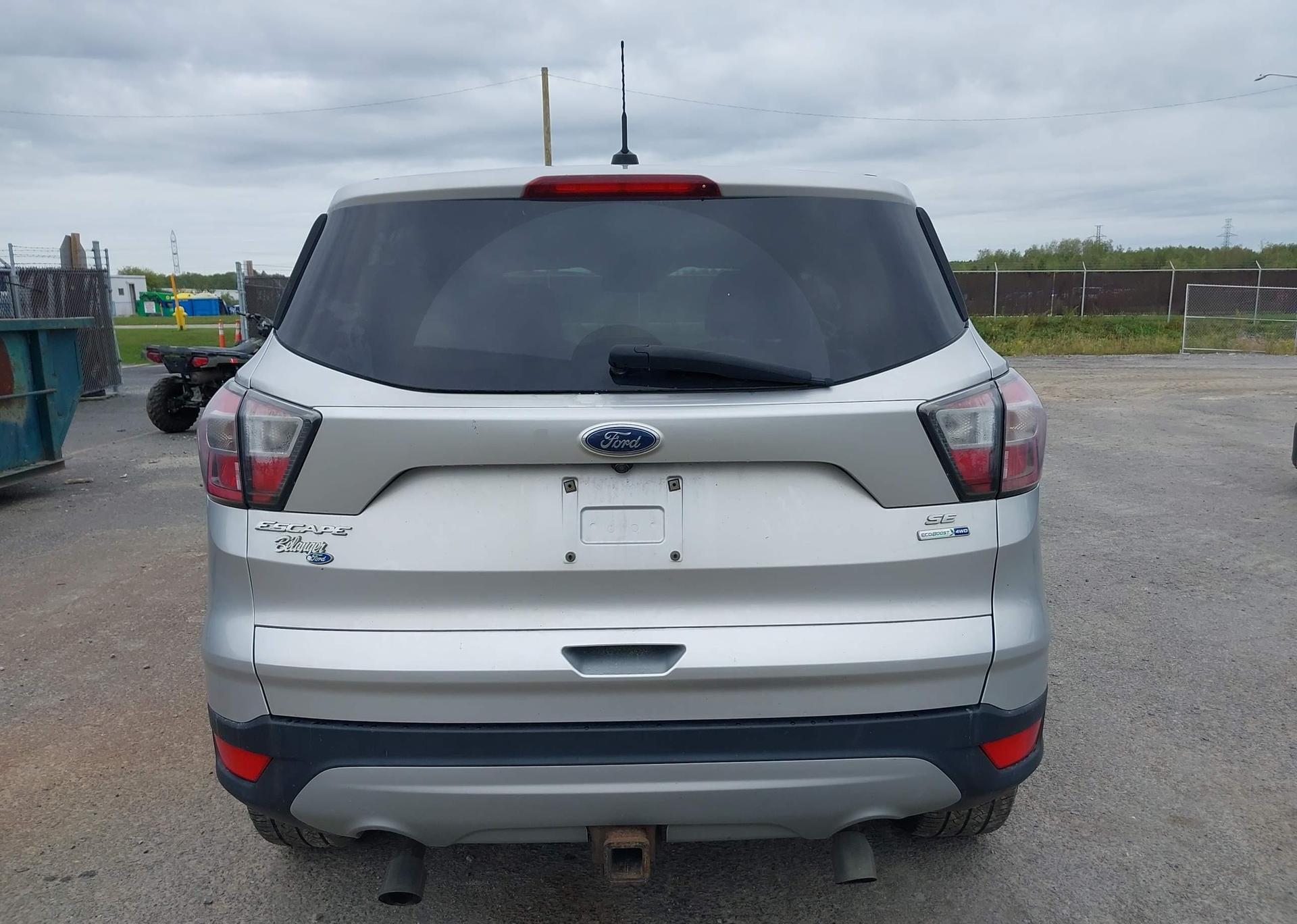 2017 FORD ESCAPE SE