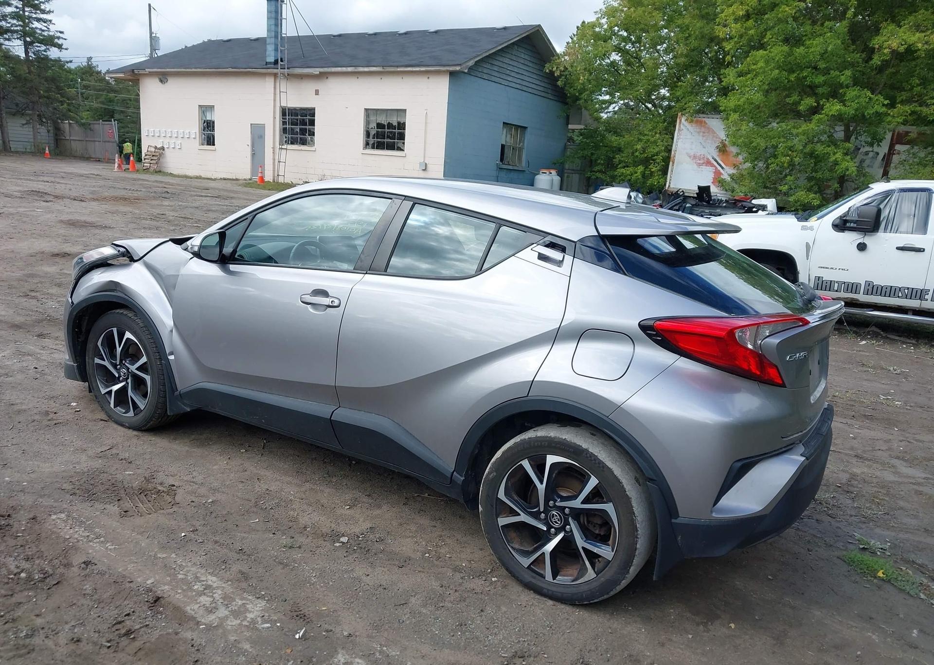 2019 TOYOTA C-HR XLE