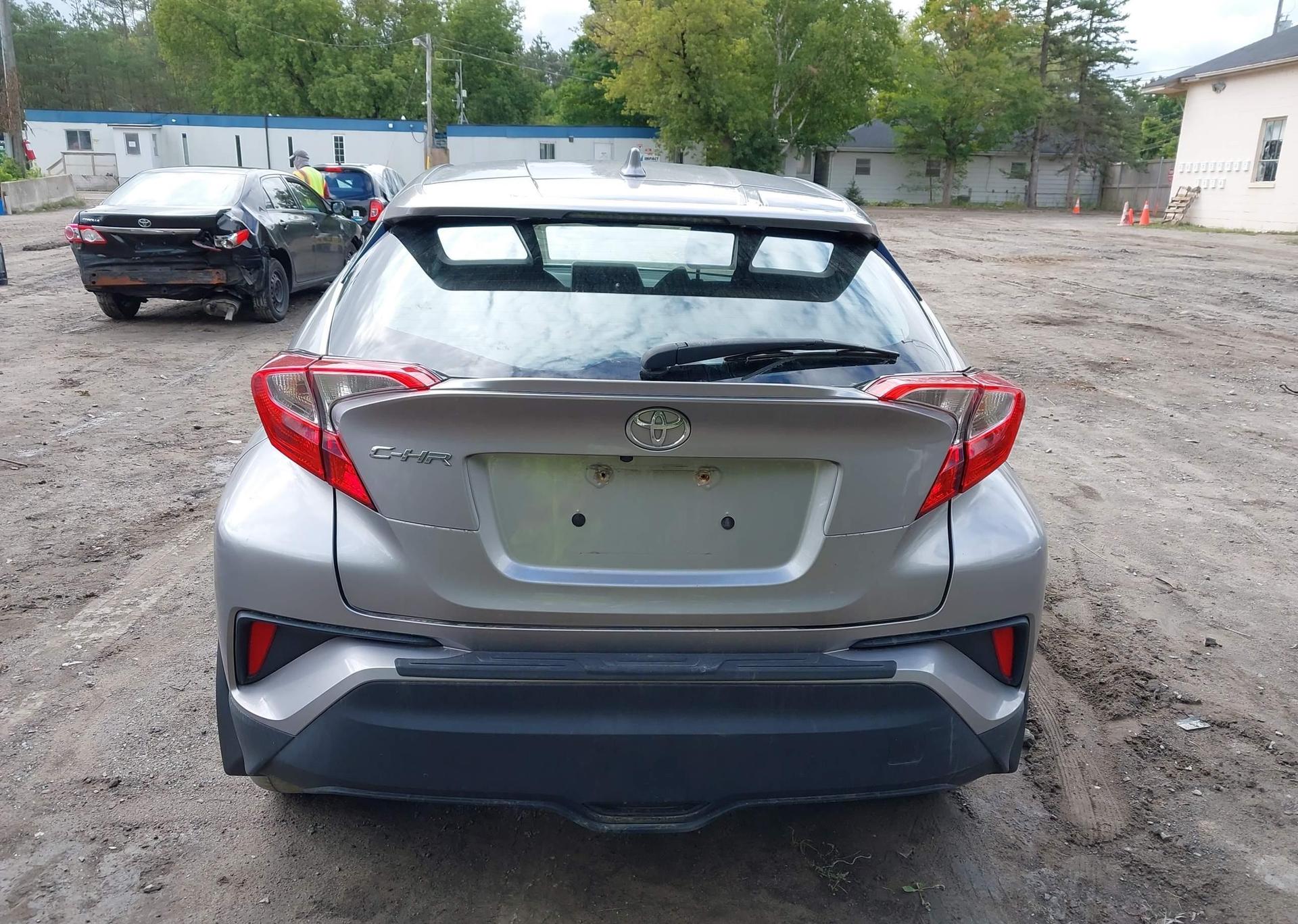 2019 TOYOTA C-HR XLE