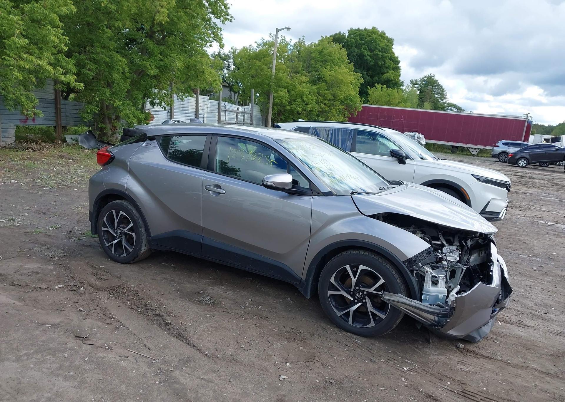 2019 TOYOTA C-HR XLE