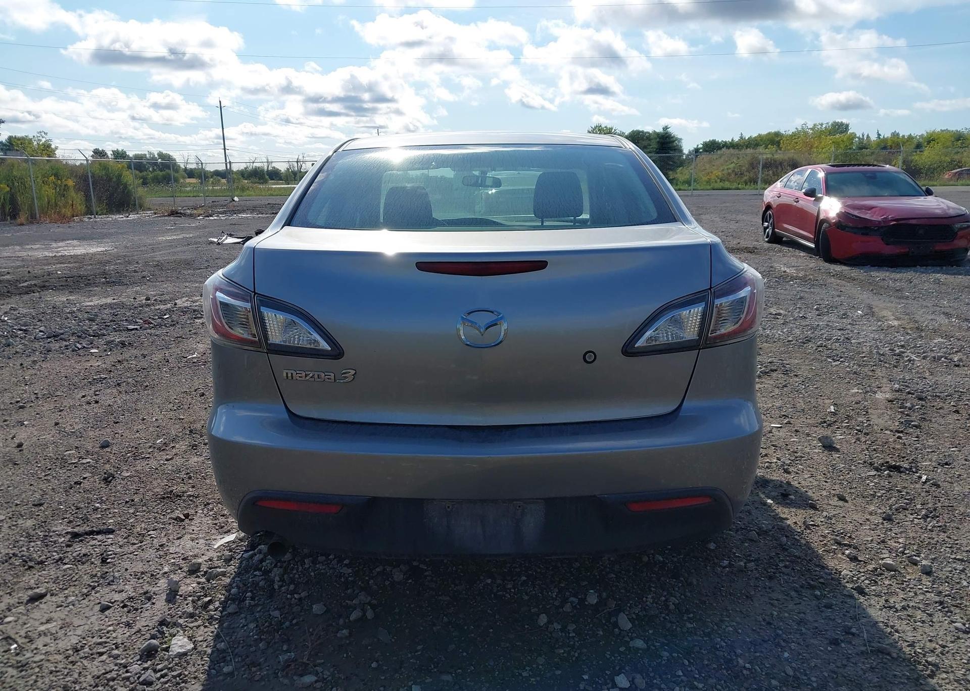 2010 MAZDA 3 I