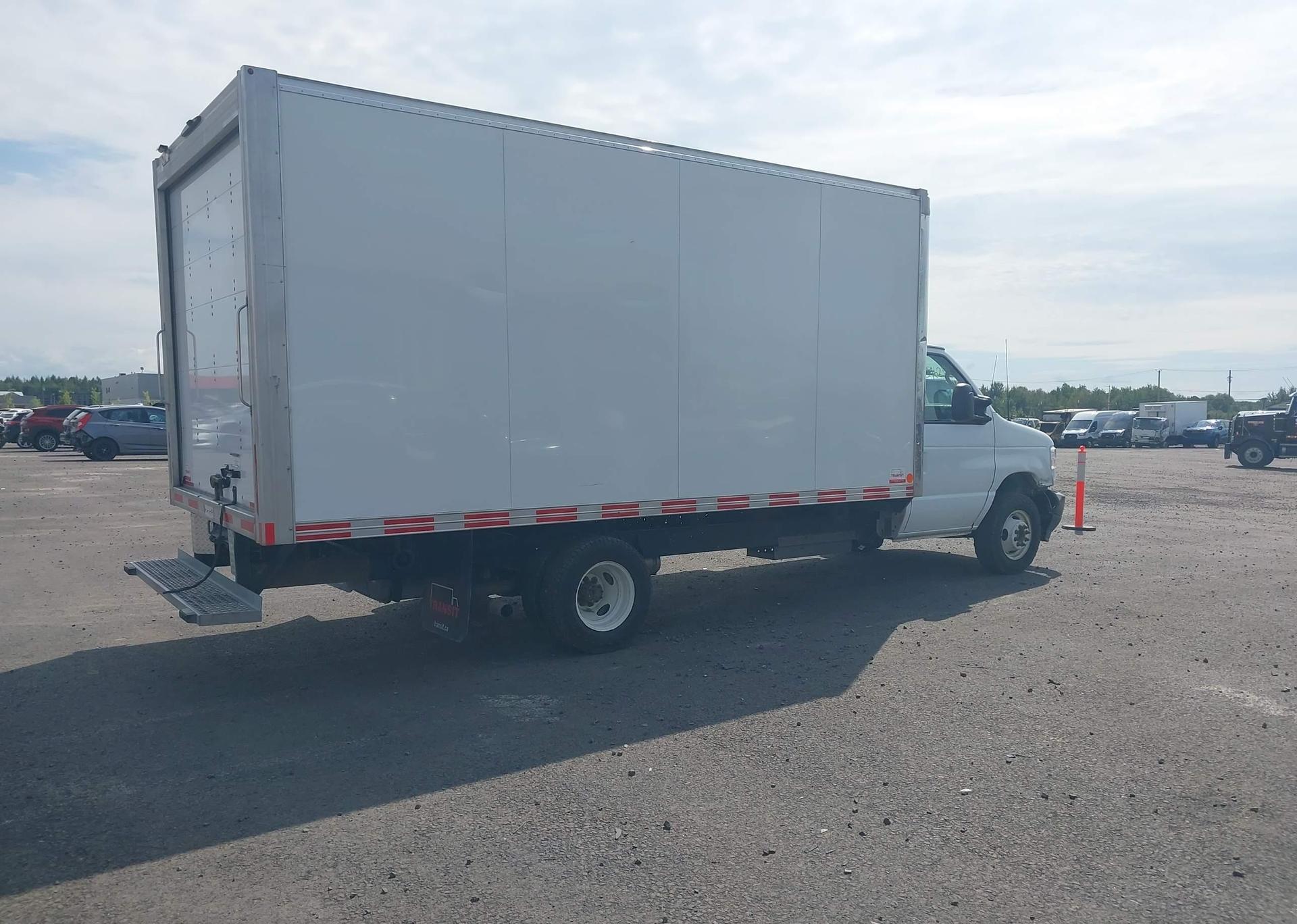2024 FORD ECONOLINE E450 SUPER DUTY CUTAWAY VAN