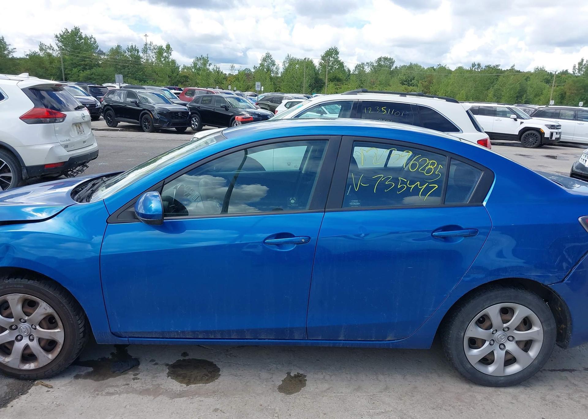 2013 MAZDA 3 I