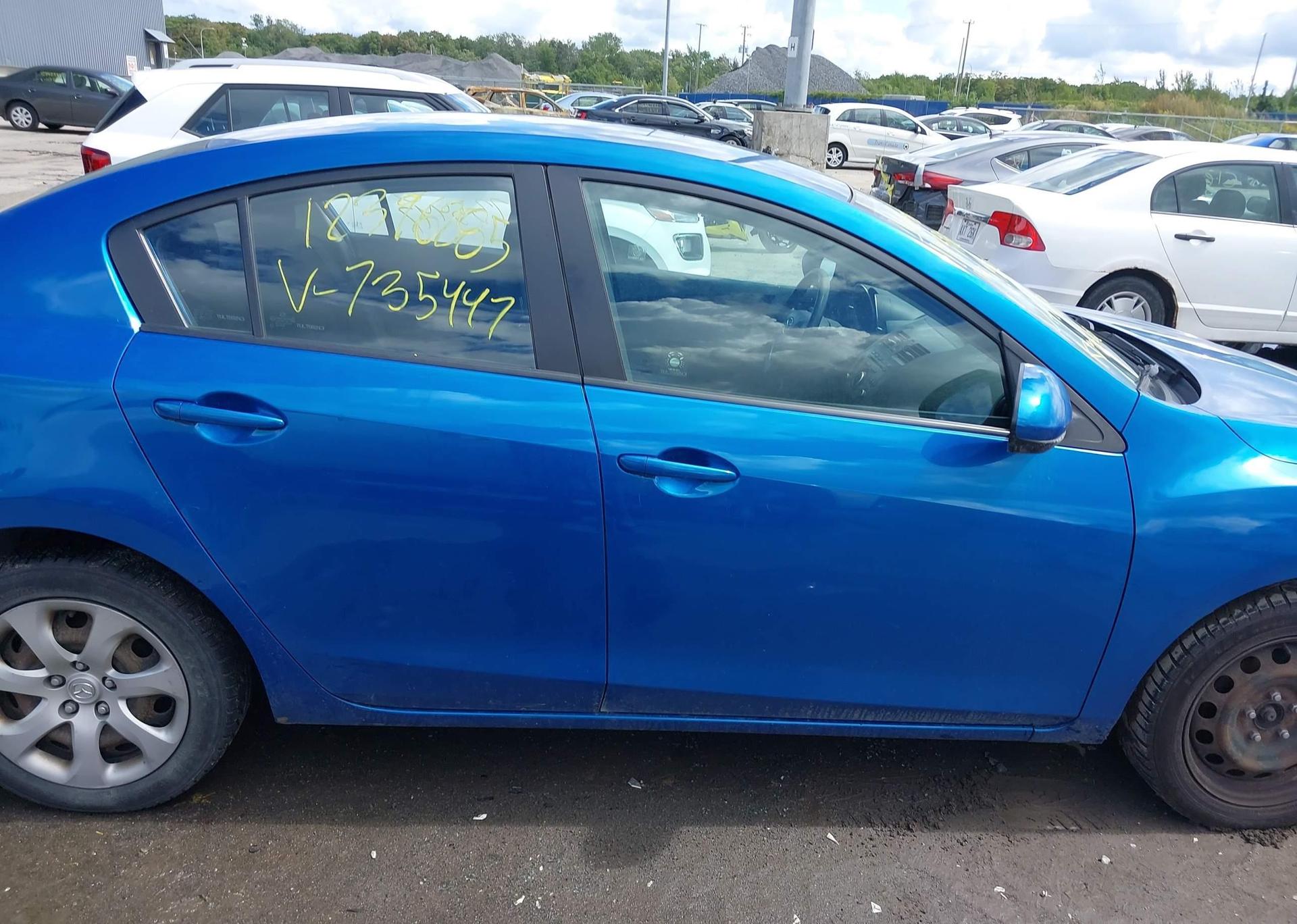 2013 MAZDA 3 I