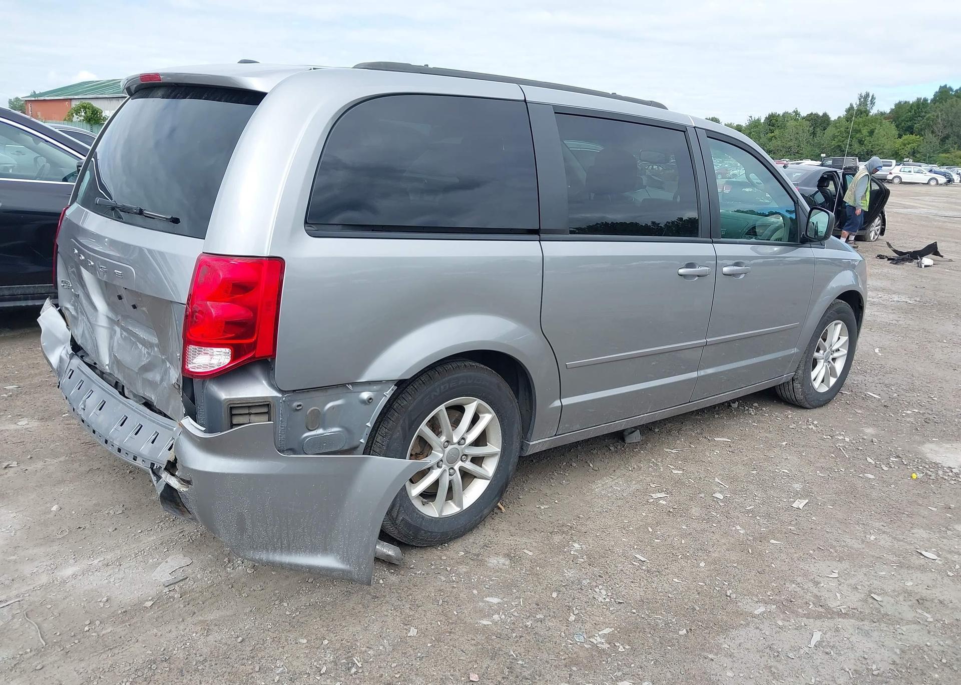 2016 DODGE GRAND CARAVAN SE