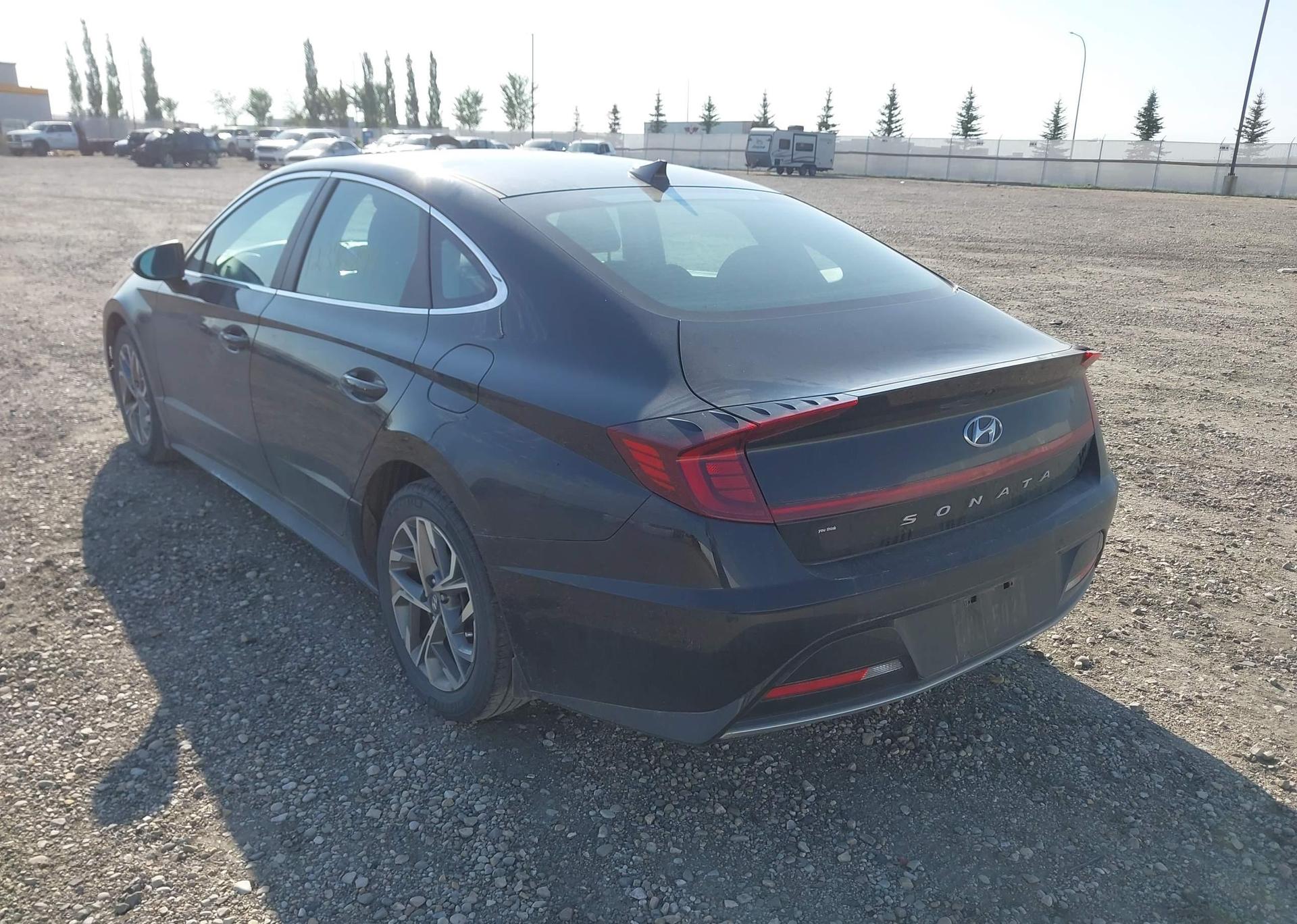 2022 HYUNDAI SONATA SE