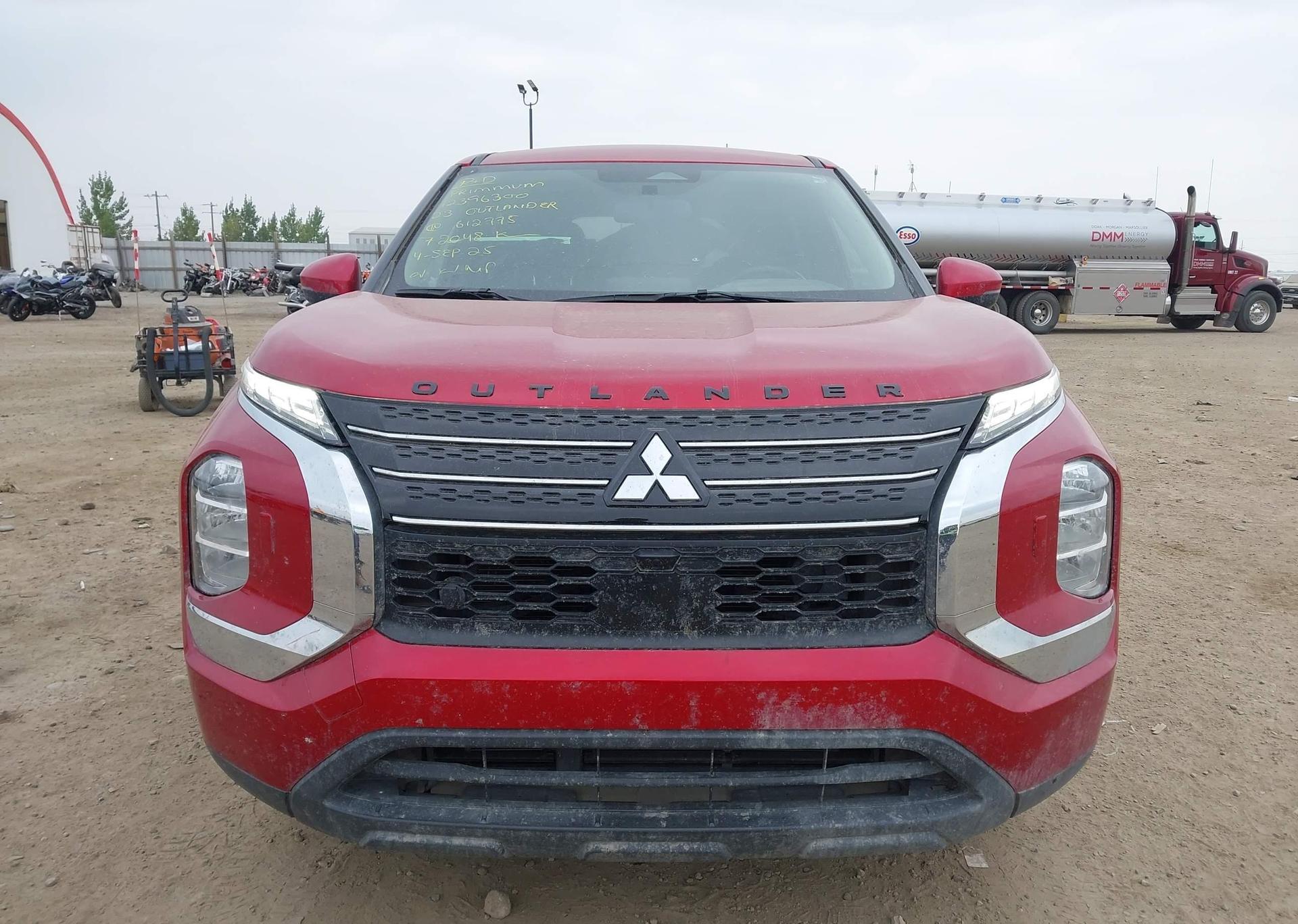 2023 MITSUBISHI OUTLANDER ES
