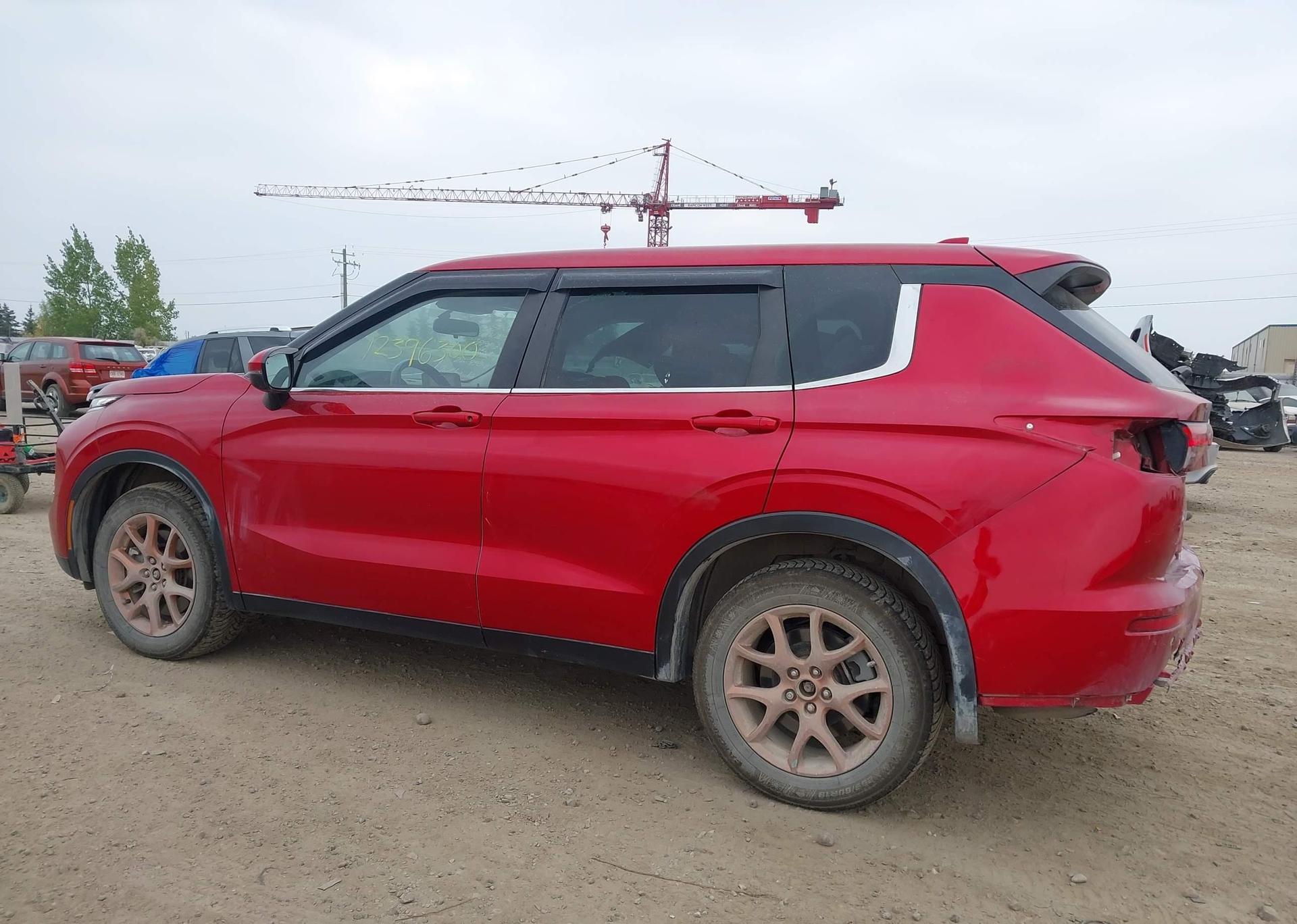 2023 MITSUBISHI OUTLANDER ES