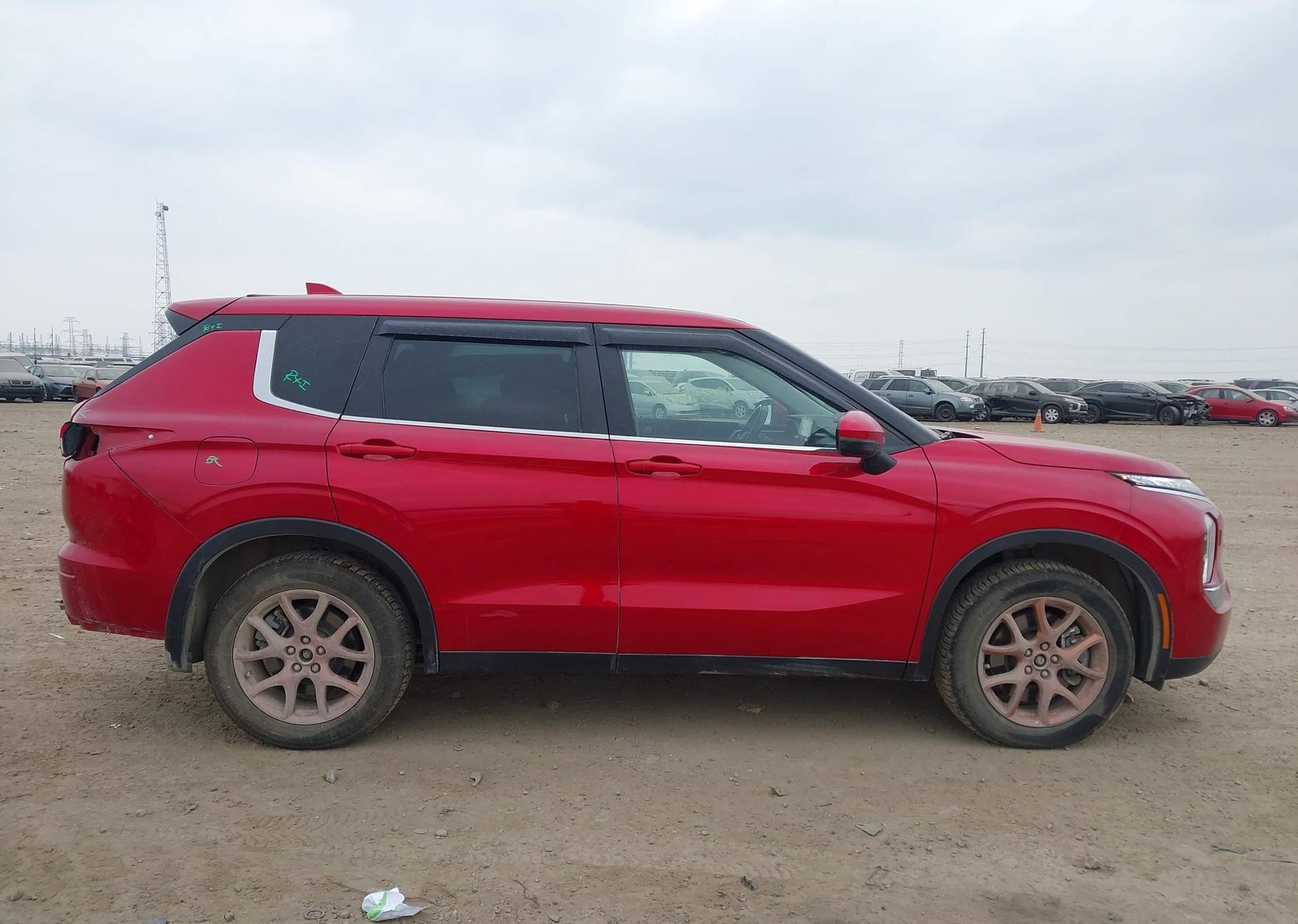 2023 MITSUBISHI OUTLANDER ES