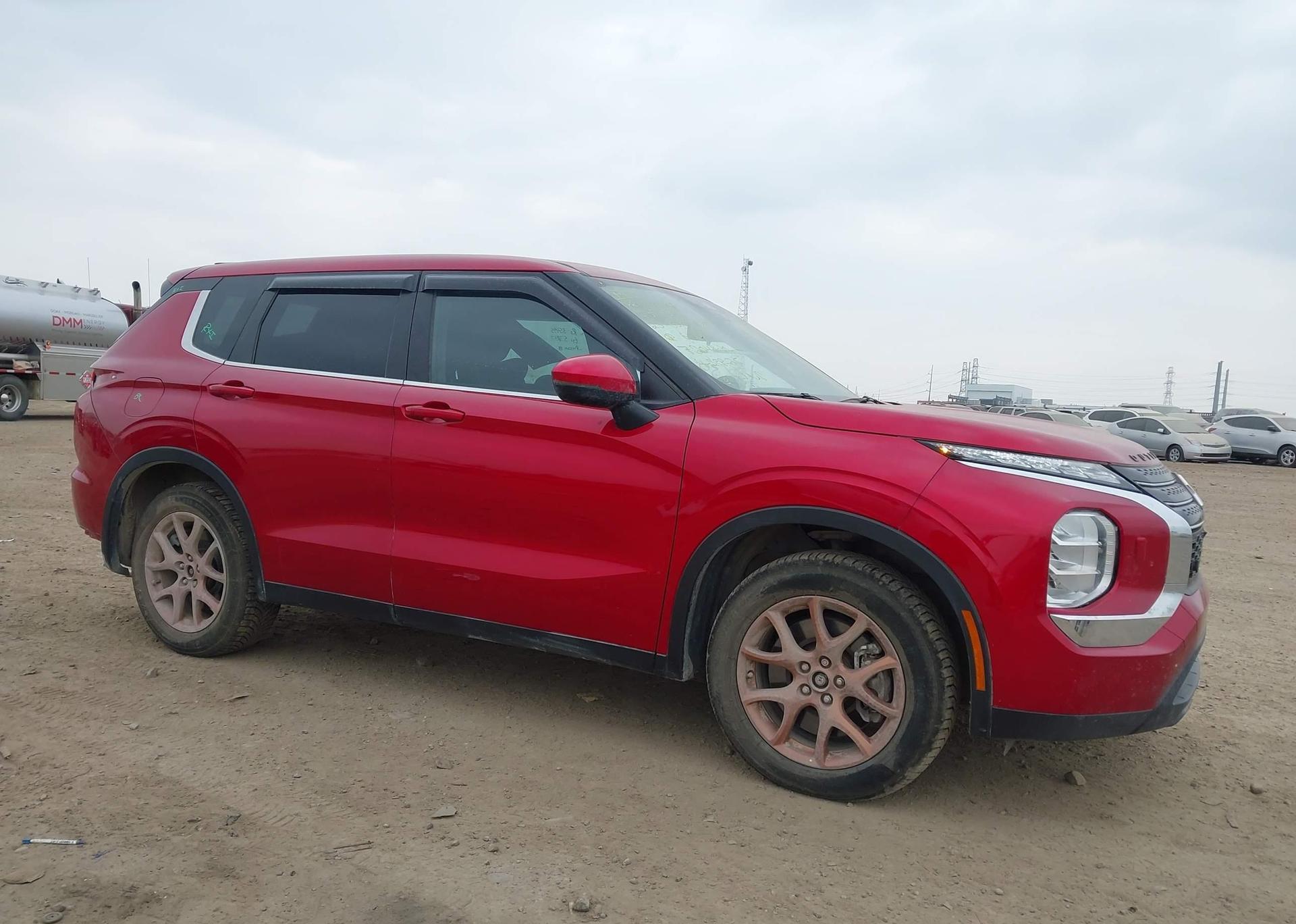 2023 MITSUBISHI OUTLANDER ES