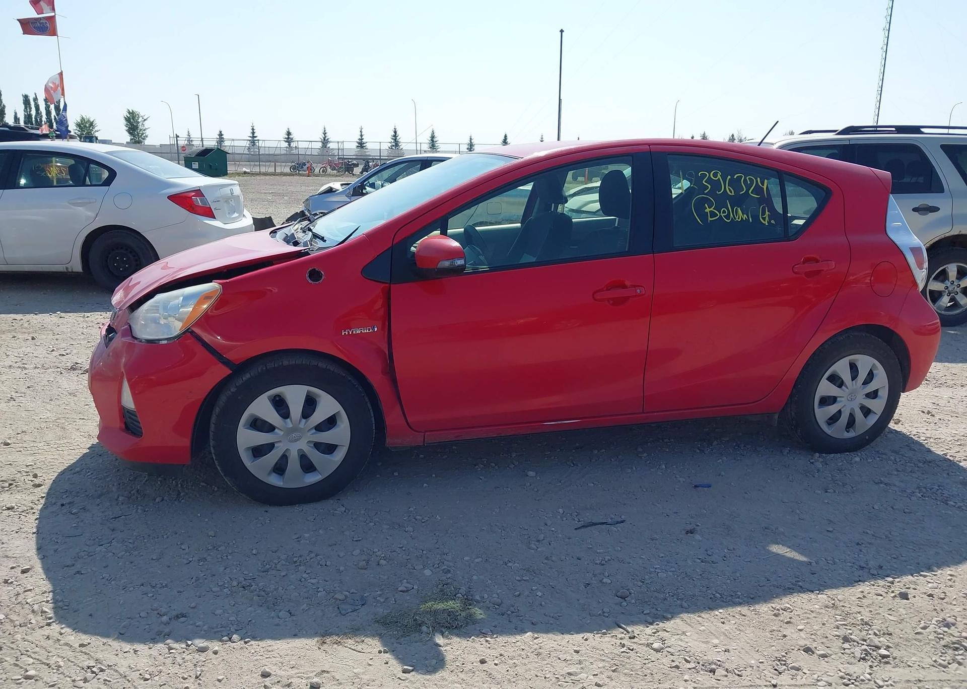 2013 TOYOTA Prius c
