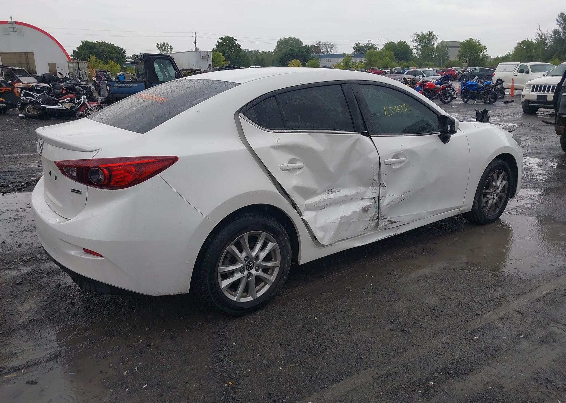 2015 MAZDA 3 TOURING