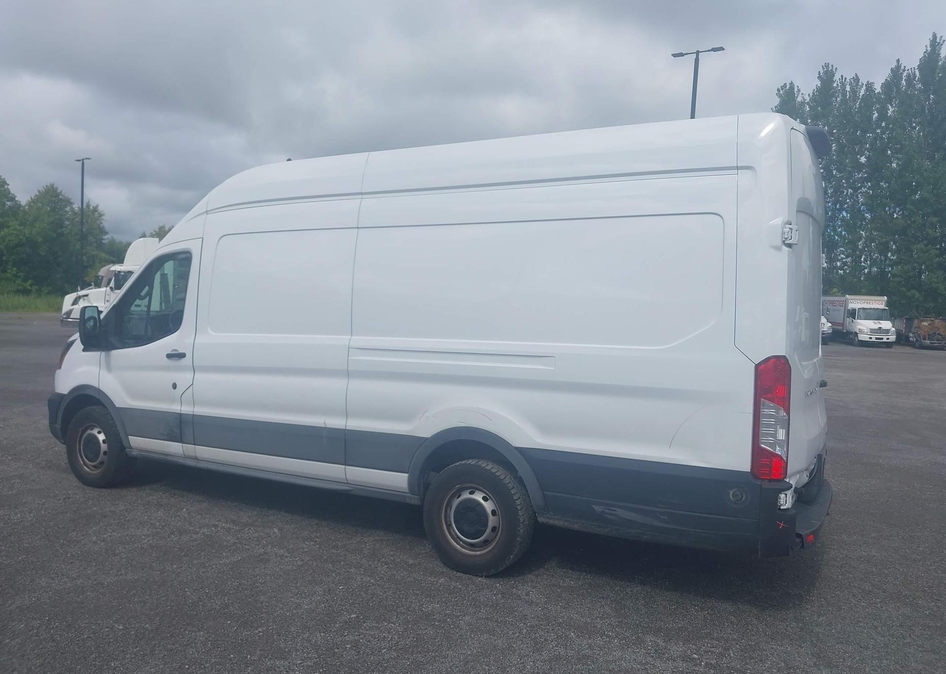 2024 FORD transit t-250