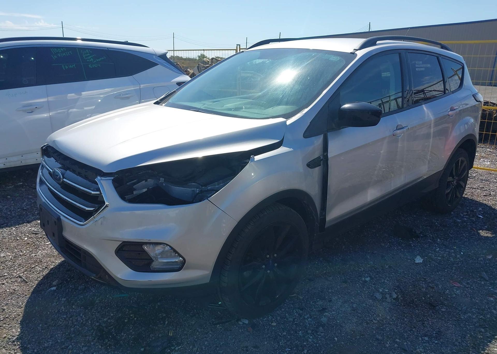 2017 FORD ESCAPE SE