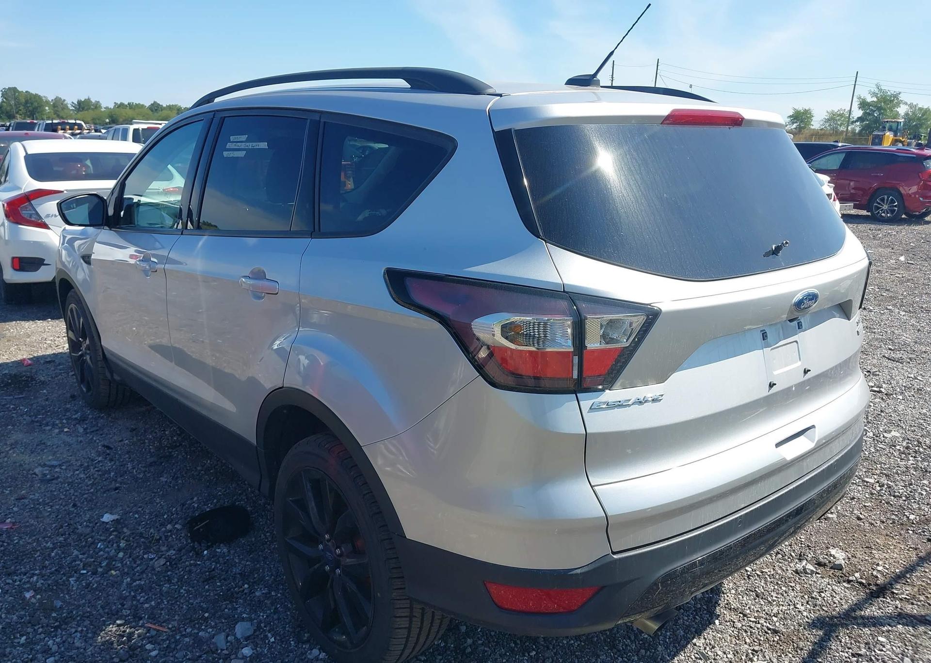 2017 FORD ESCAPE SE