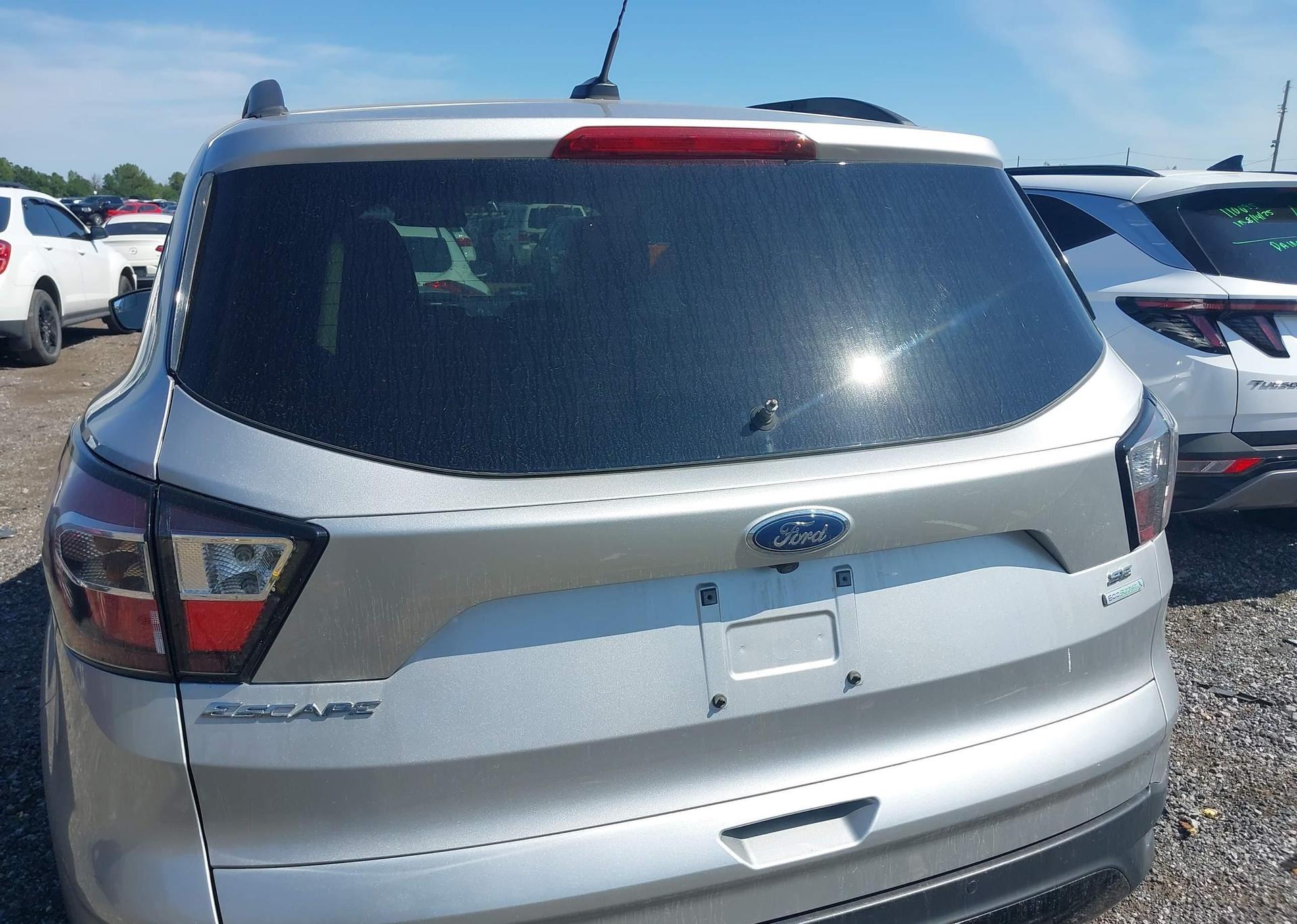 2017 FORD ESCAPE SE