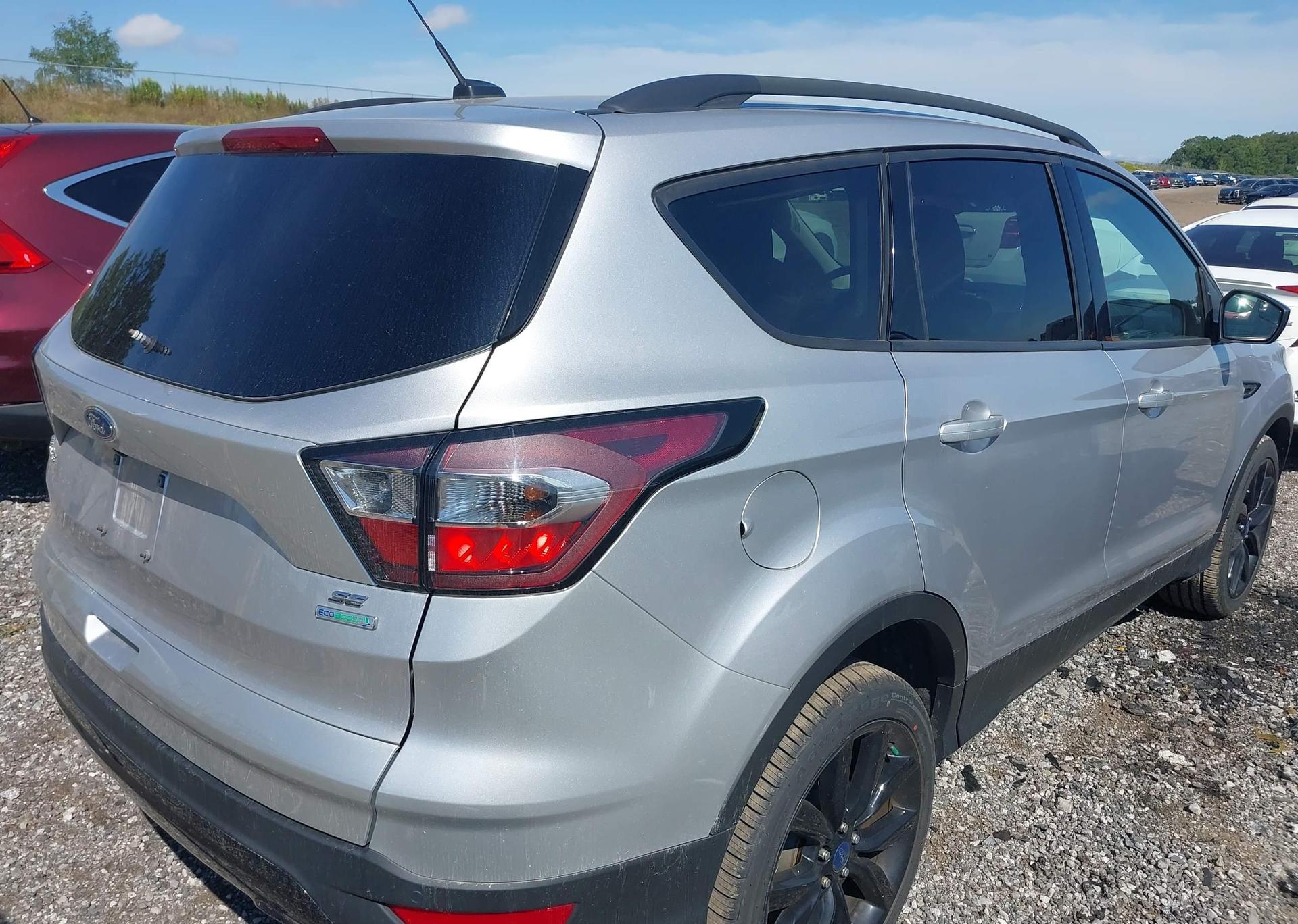 2017 FORD ESCAPE SE