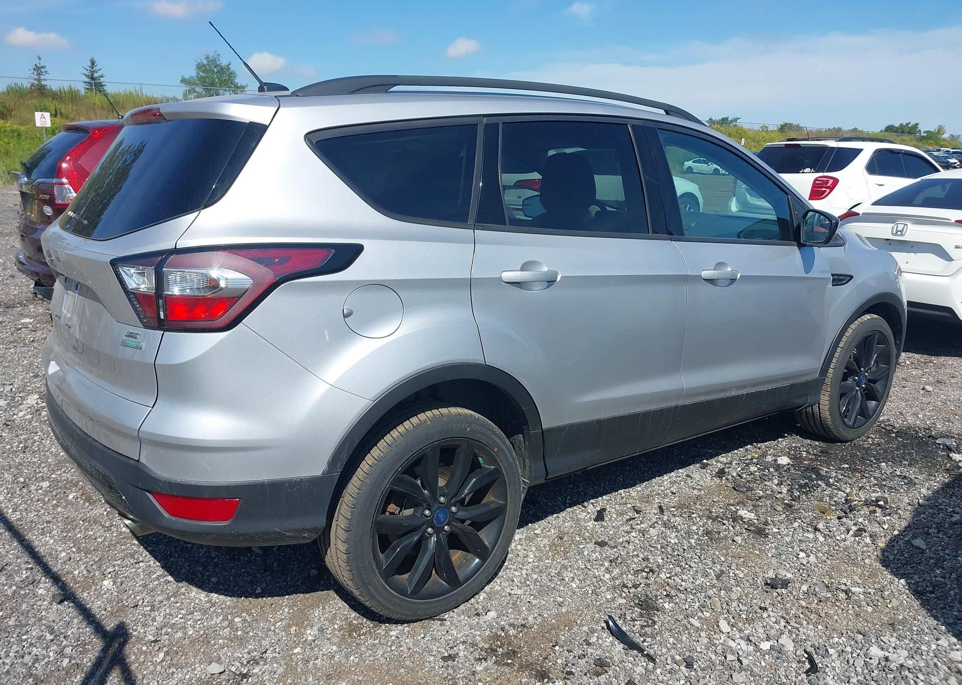 2017 FORD ESCAPE SE