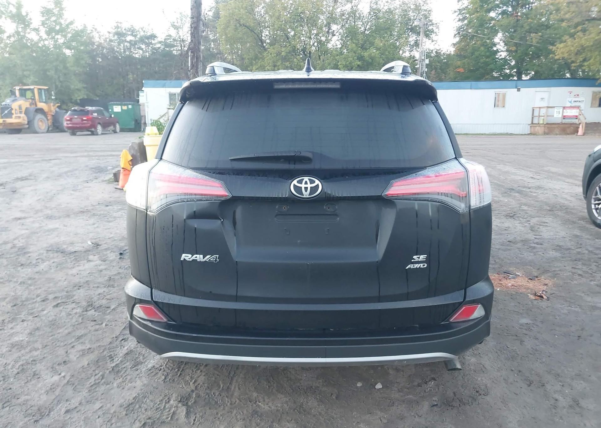 2017 TOYOTA RAV4 SE