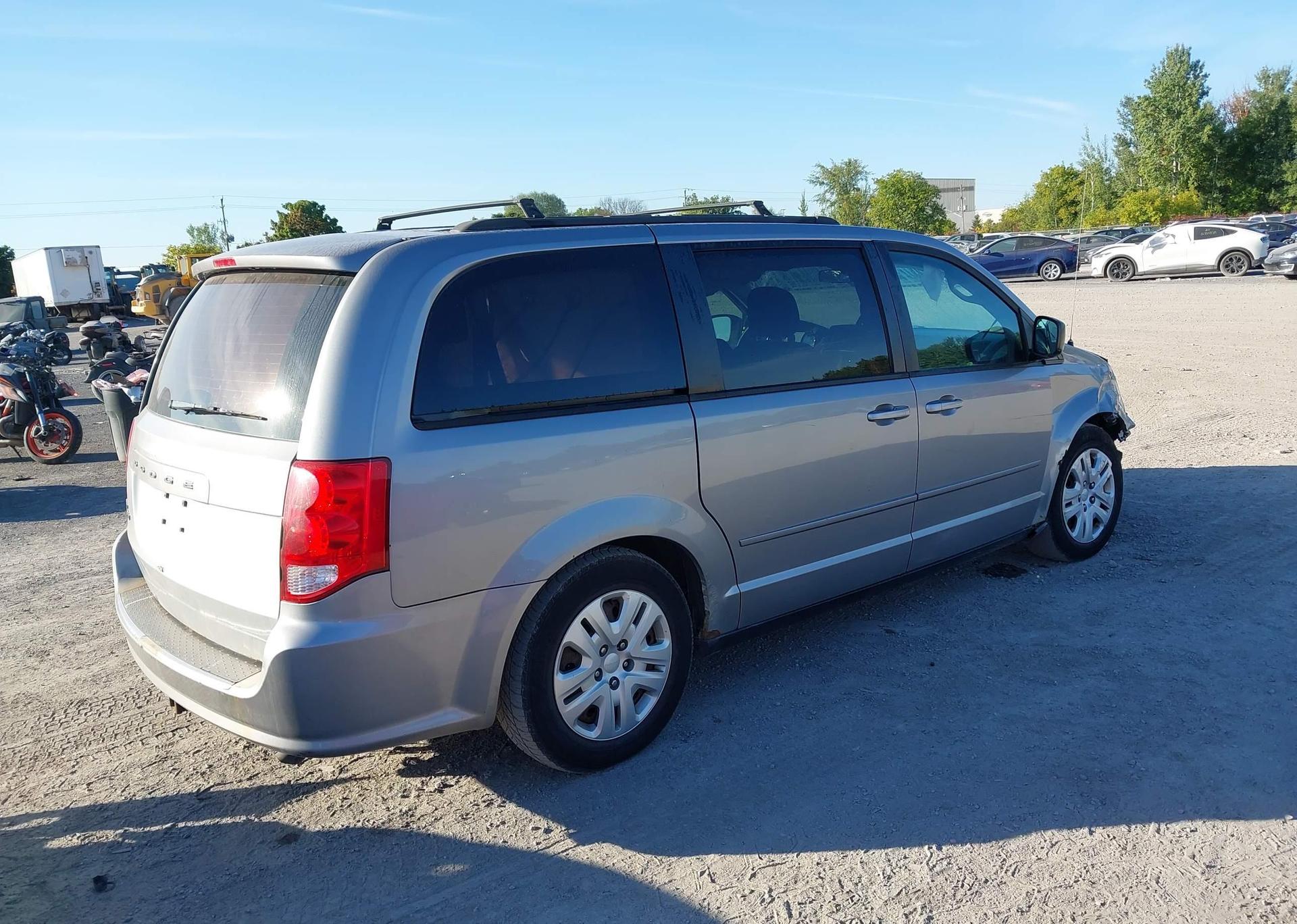 2013 DODGE GRAND CARAVAN SE