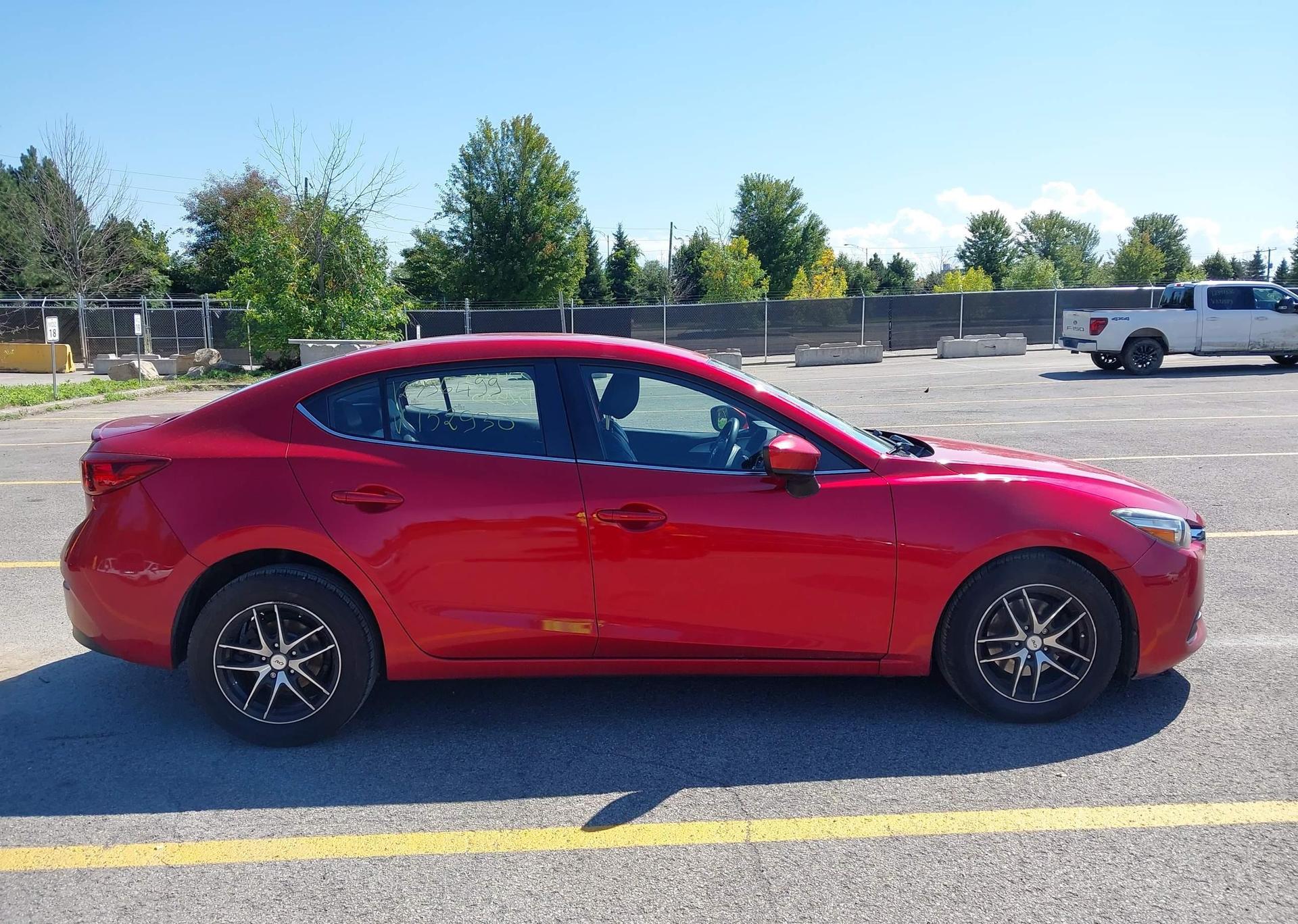 2017 MAZDA MAZDA3 SE