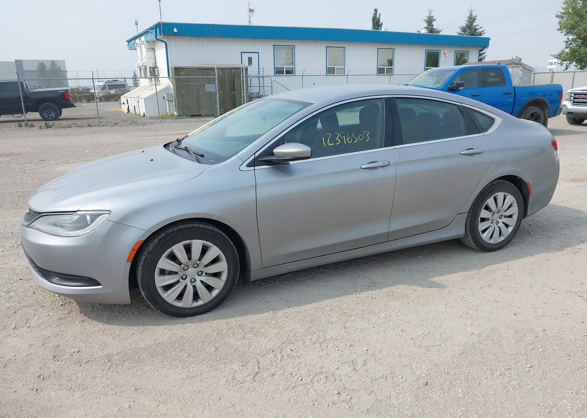 2015 CHRYSLER 200 LX