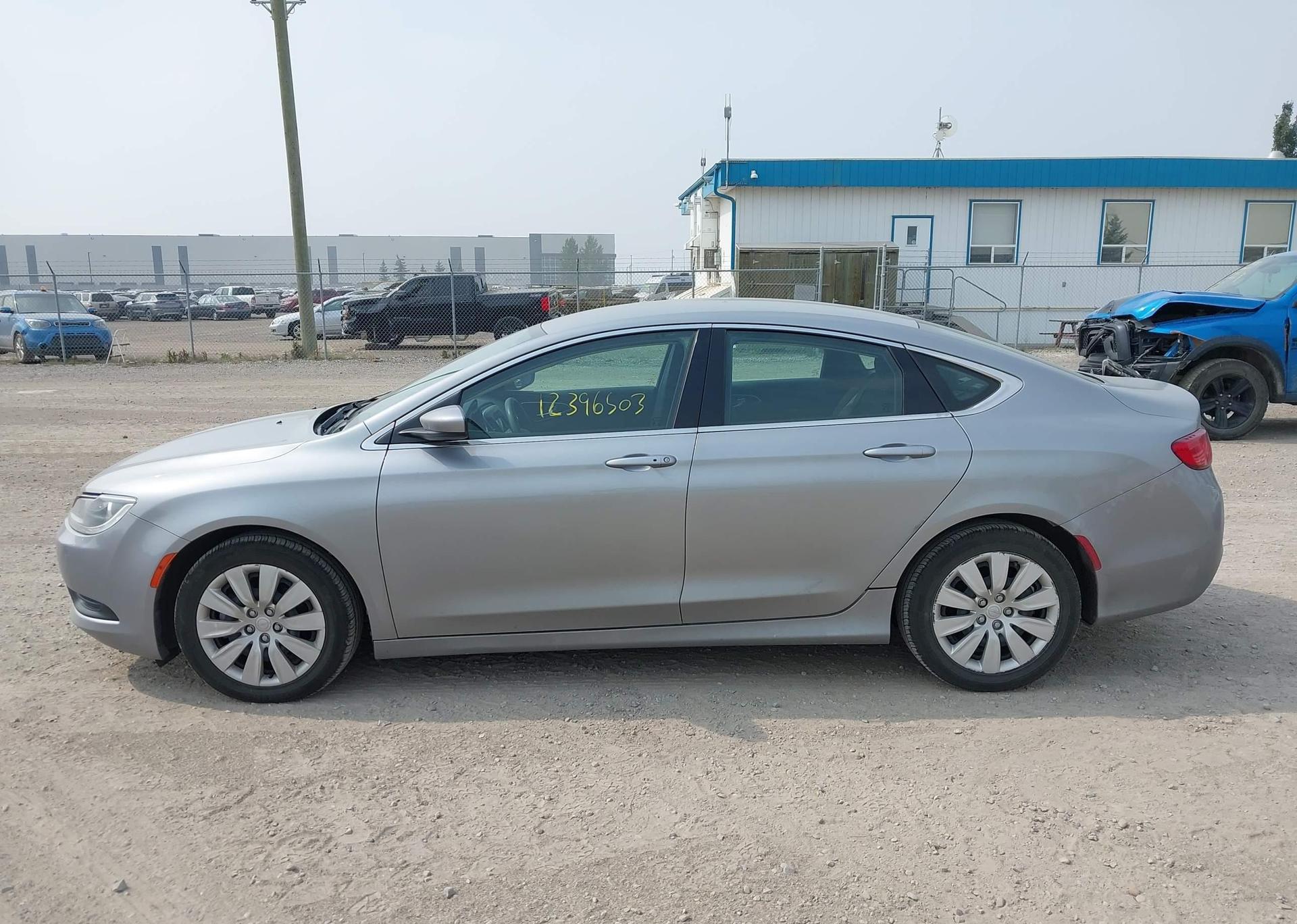2015 CHRYSLER 200 LX