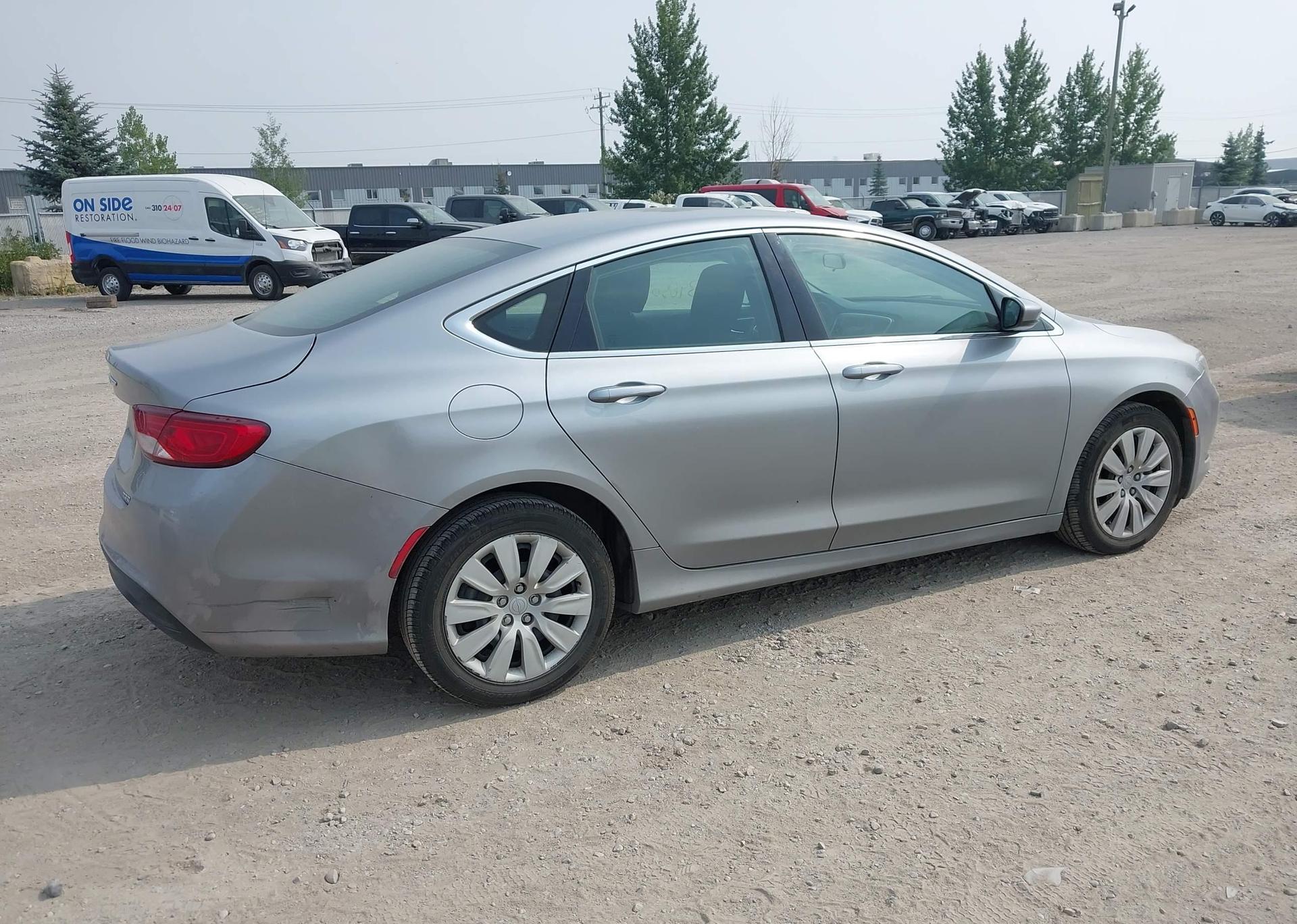 2015 CHRYSLER 200 LX