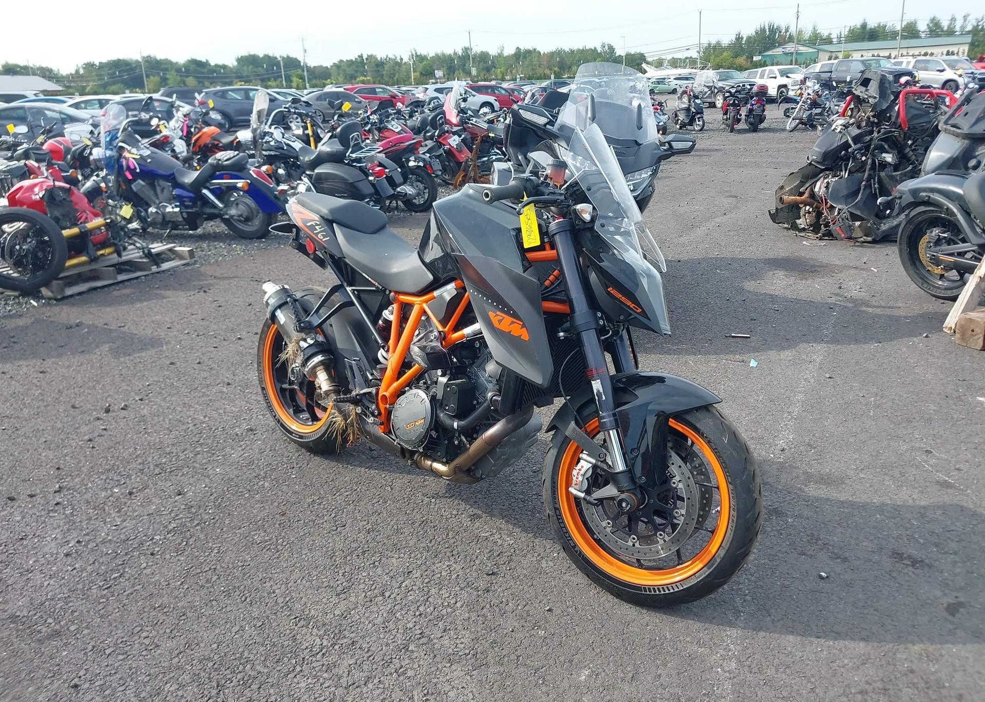 2015 KTM 1290 SUPER DUKE R