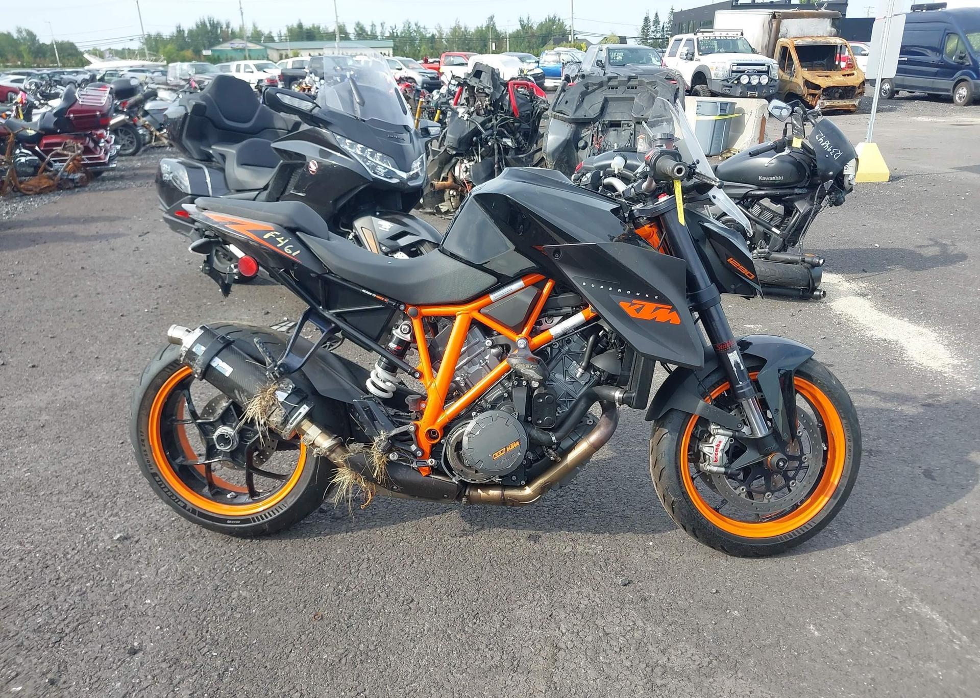 2015 KTM 1290 SUPER DUKE R
