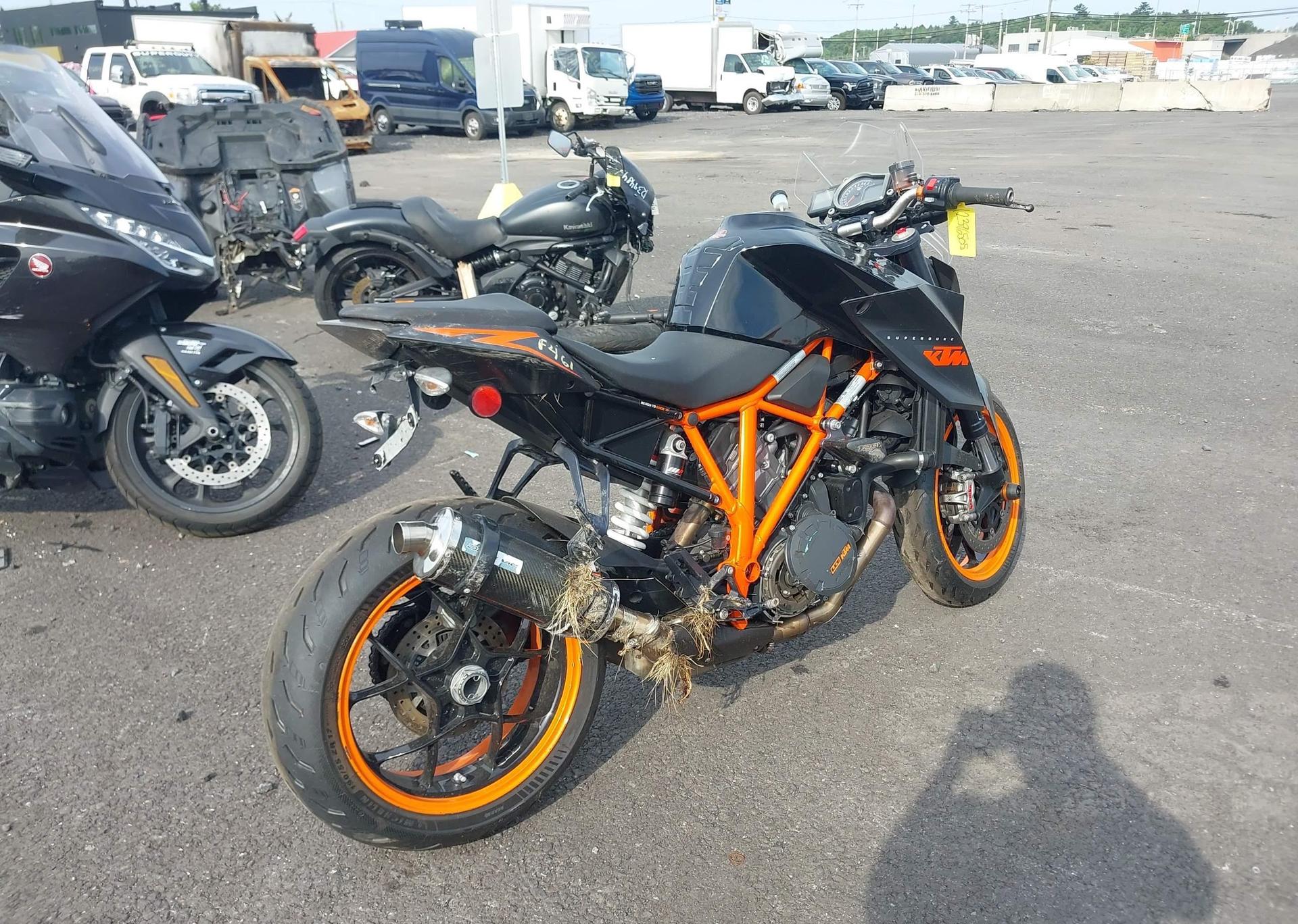 2015 KTM 1290 SUPER DUKE R