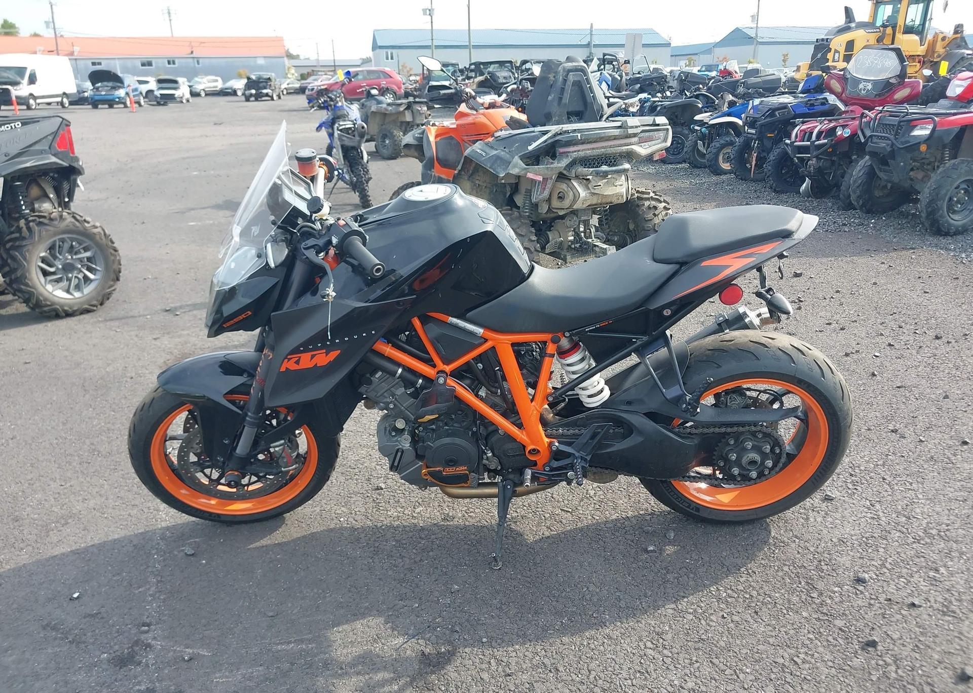 2015 KTM 1290 SUPER DUKE R