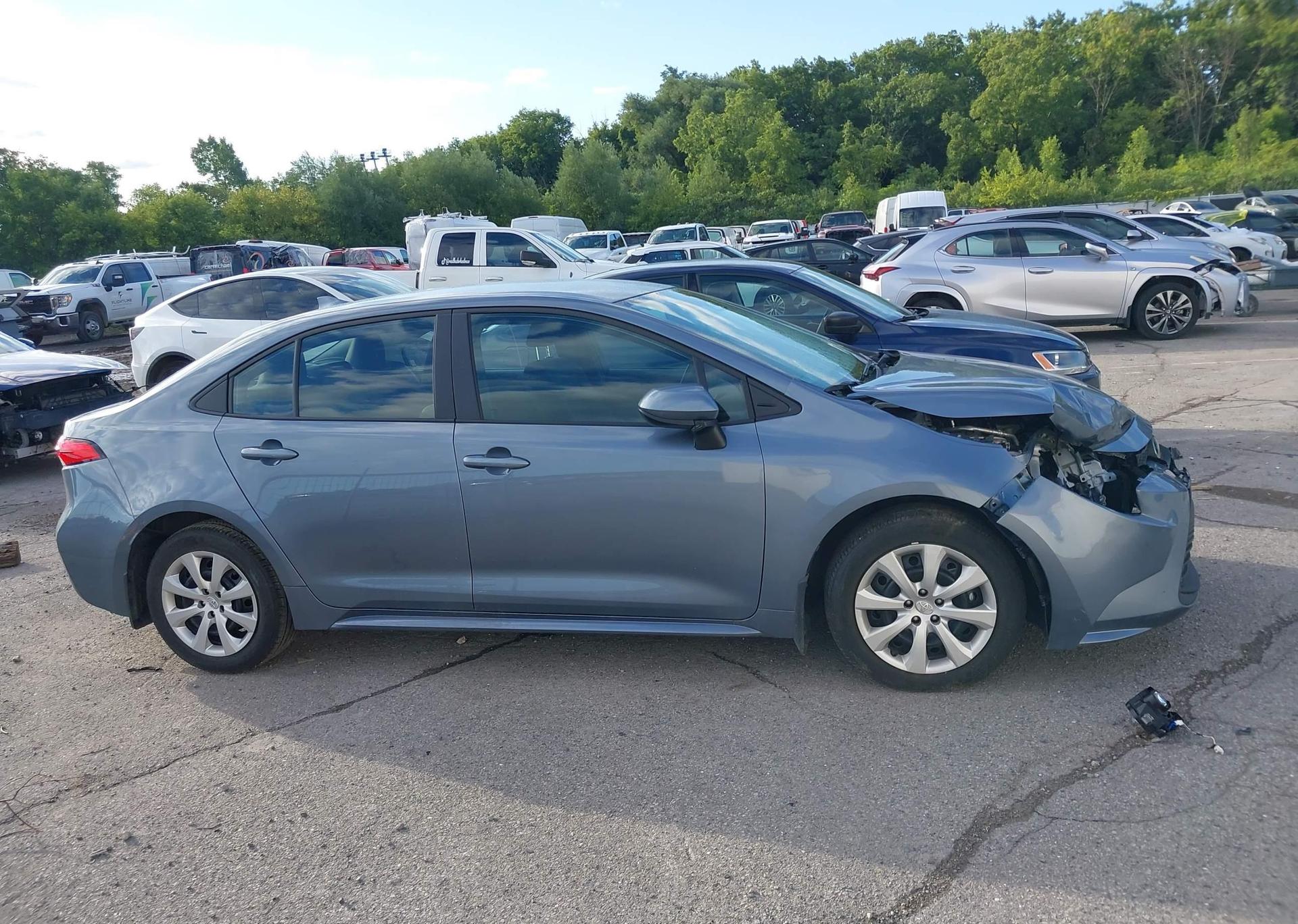 2025 TOYOTA COROLLA LE