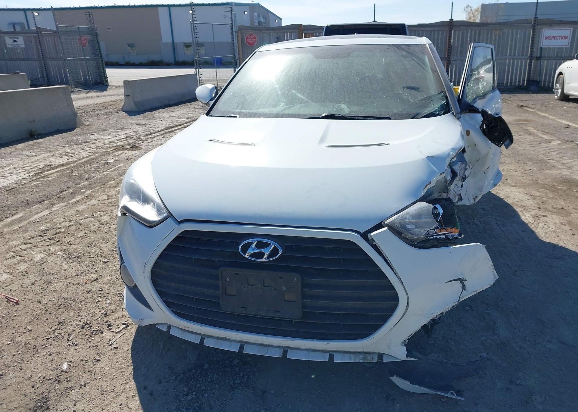 2013 HYUNDAI Veloster Turbo