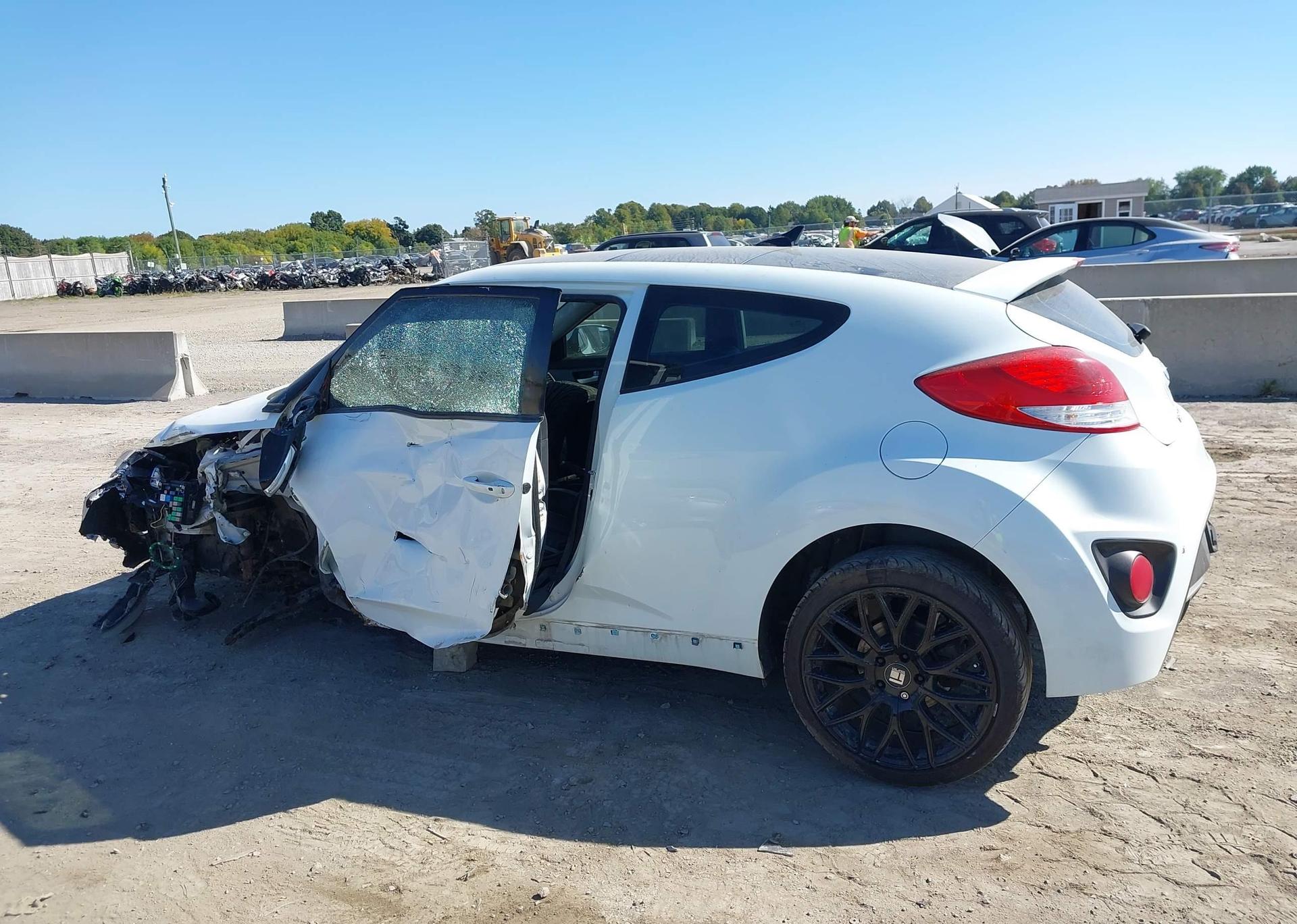 2013 HYUNDAI Veloster Turbo