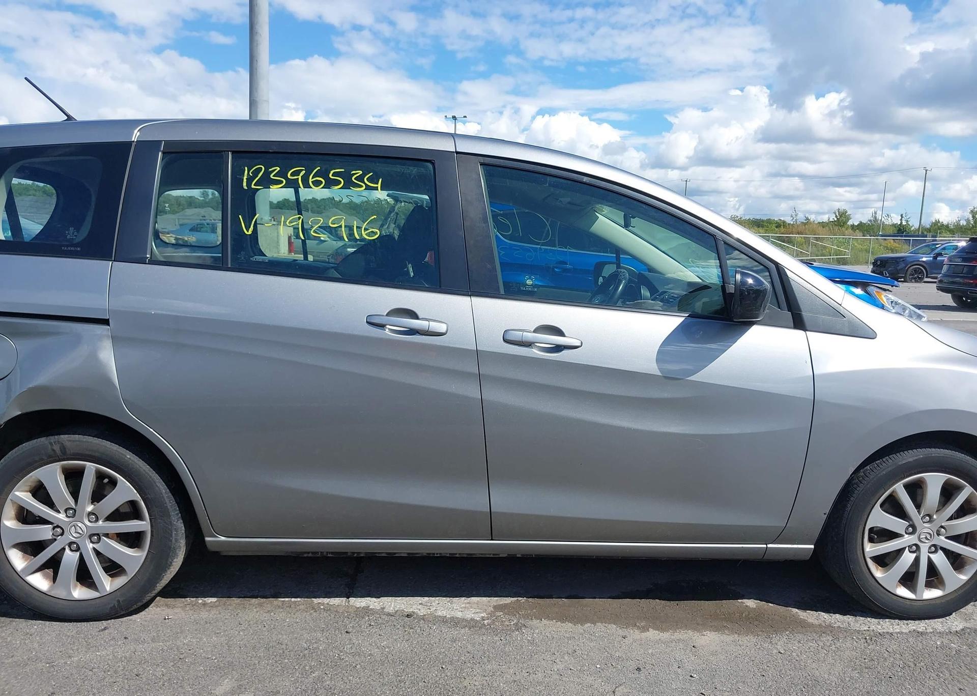 2017 MAZDA MAZDA5 GS
