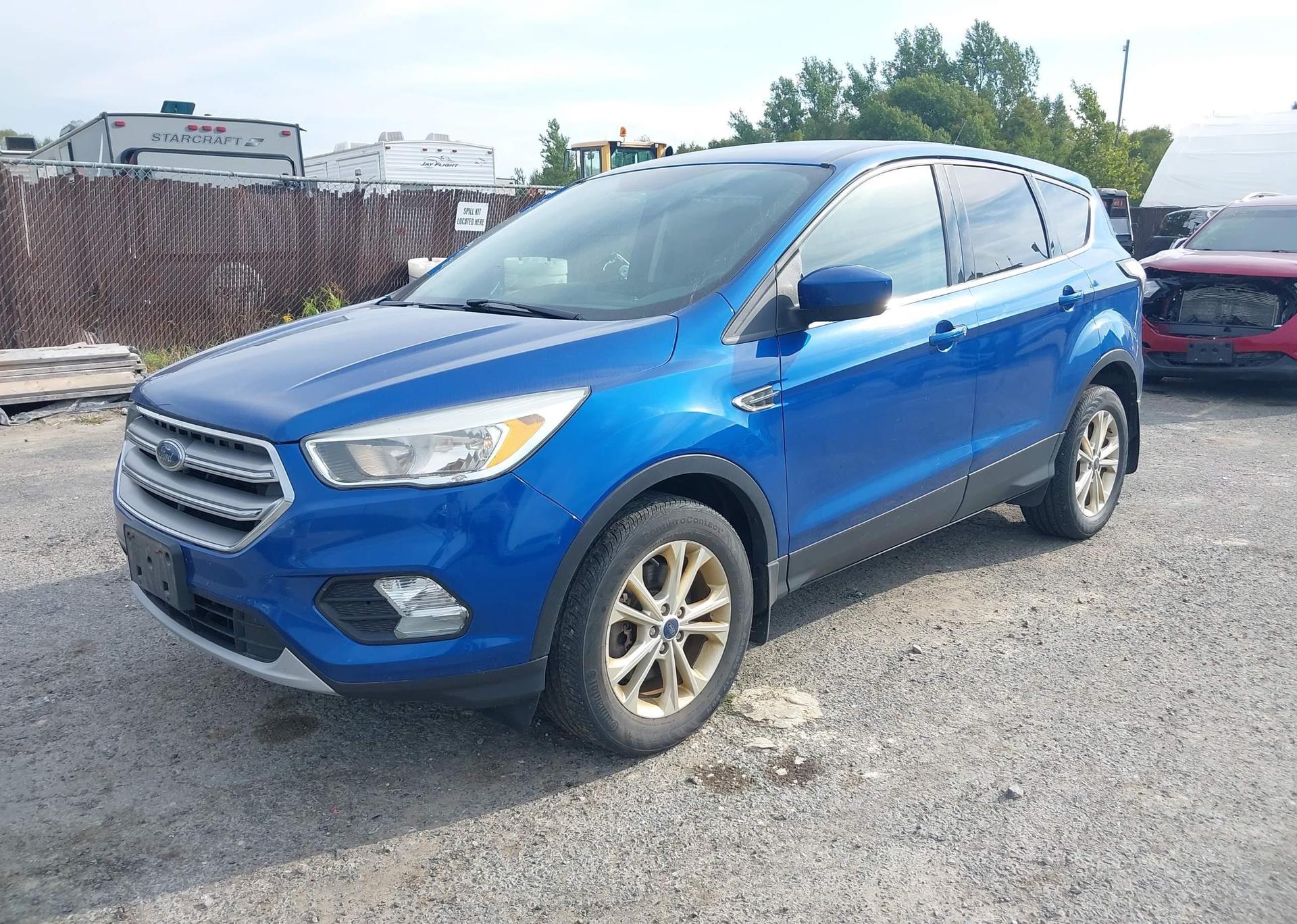 2017 FORD ESCAPE SE