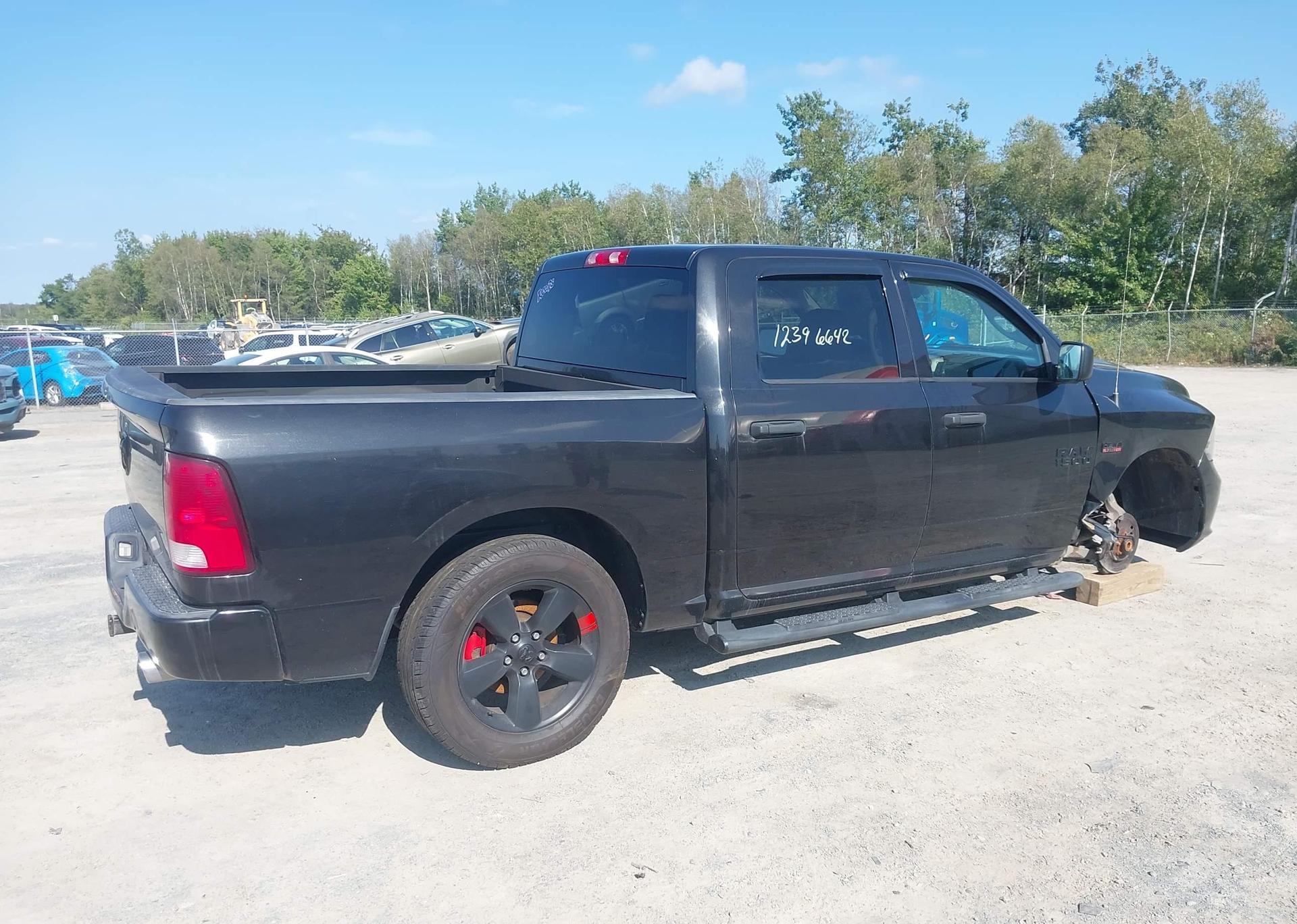 2016 RAM 1500 ST