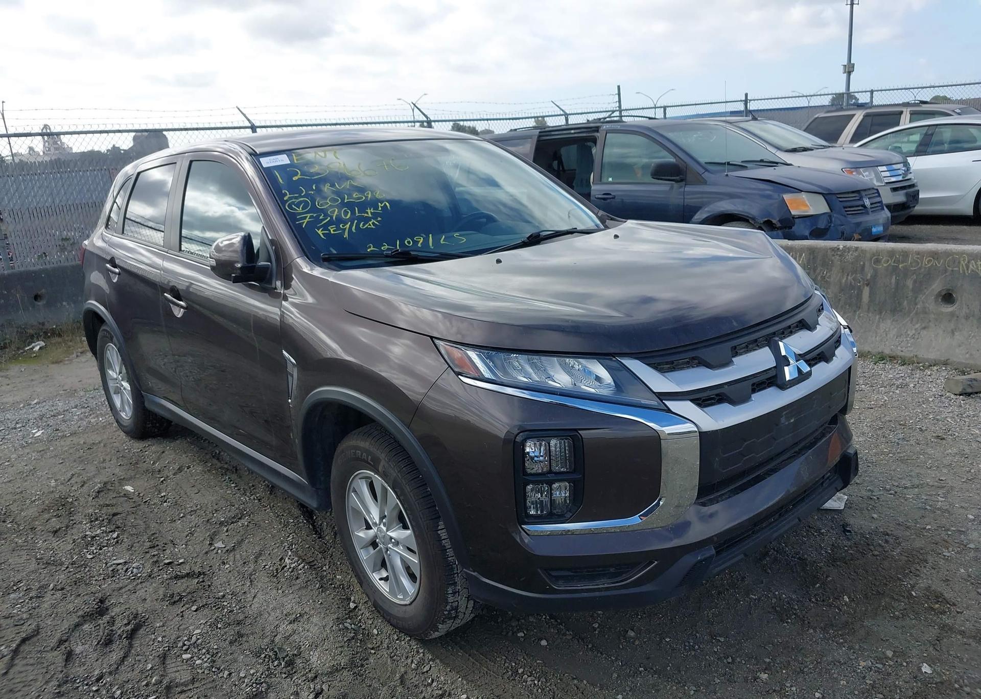 2022 MITSUBISHI RVR SE
