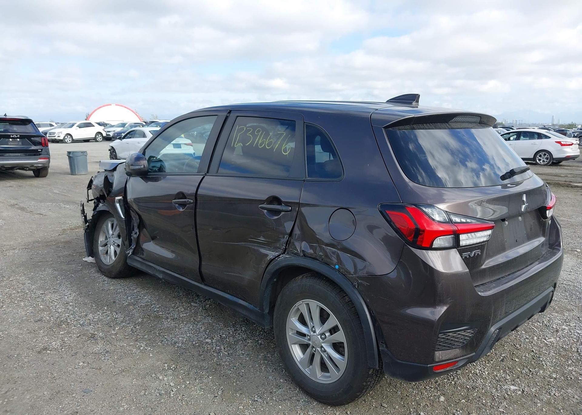 2022 MITSUBISHI RVR SE