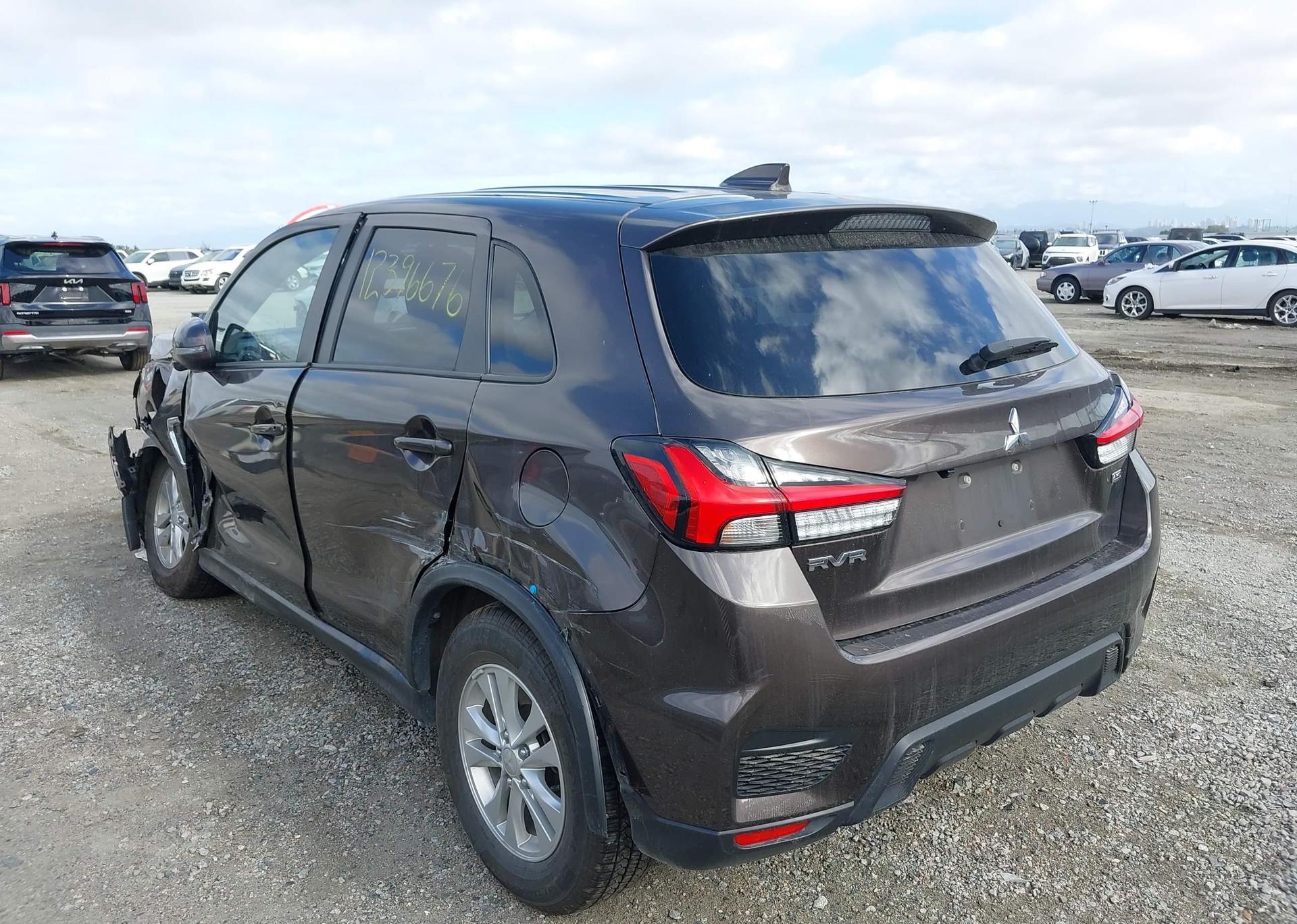2022 MITSUBISHI RVR SE