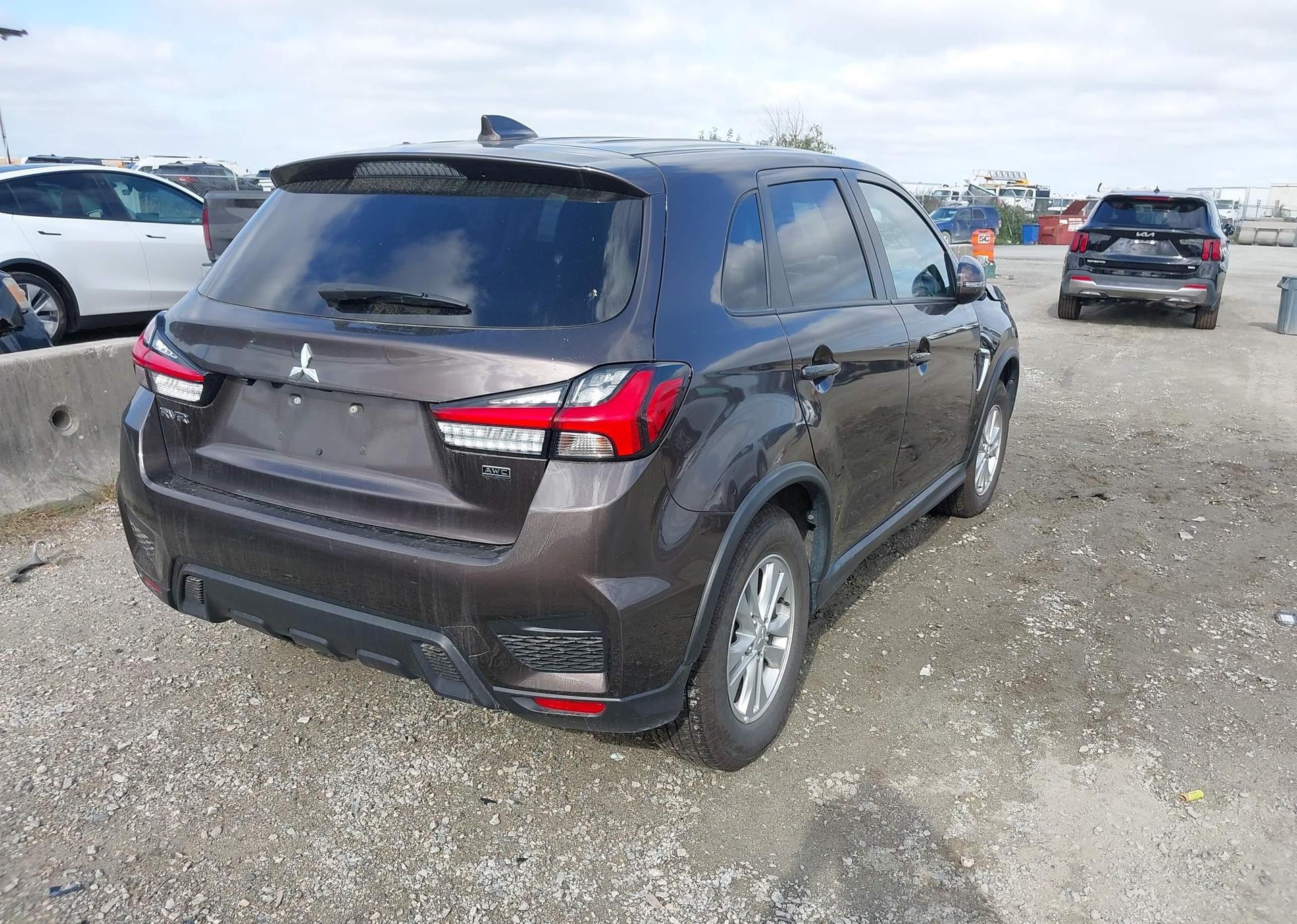 2022 MITSUBISHI RVR SE