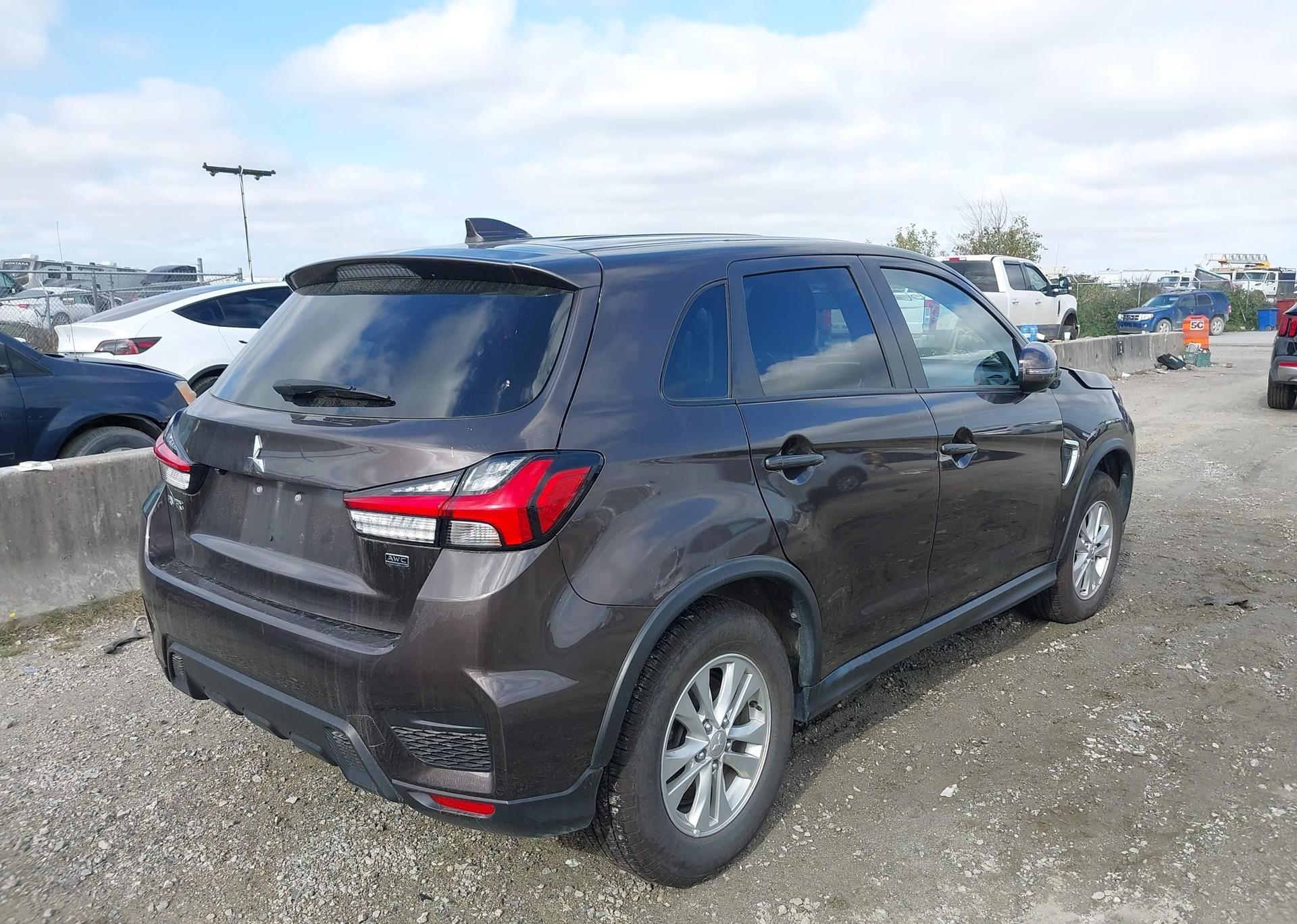 2022 MITSUBISHI RVR SE