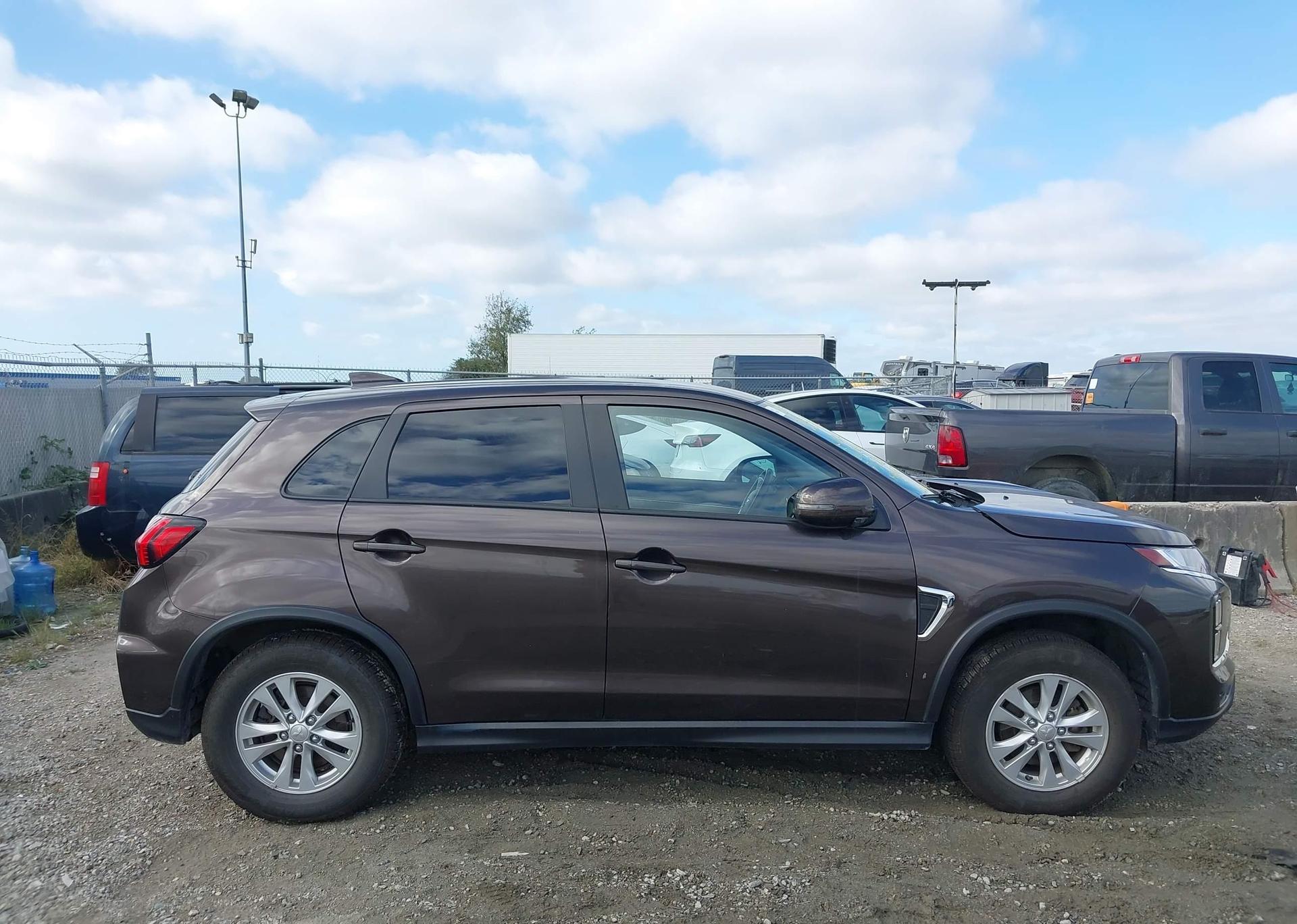 2022 MITSUBISHI RVR SE