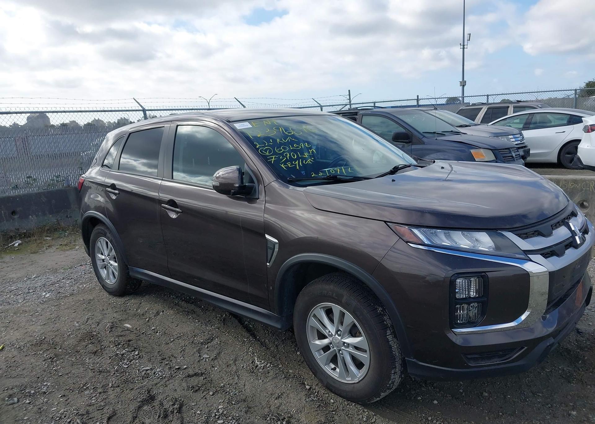 2022 MITSUBISHI RVR SE