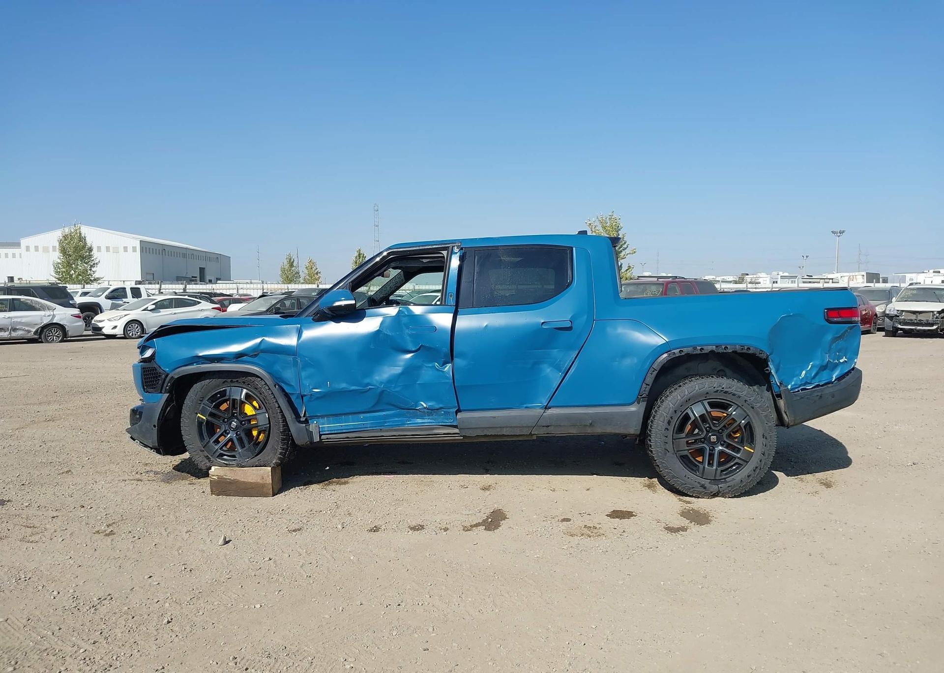 2023 RIVIAN R1T ADVENTURE