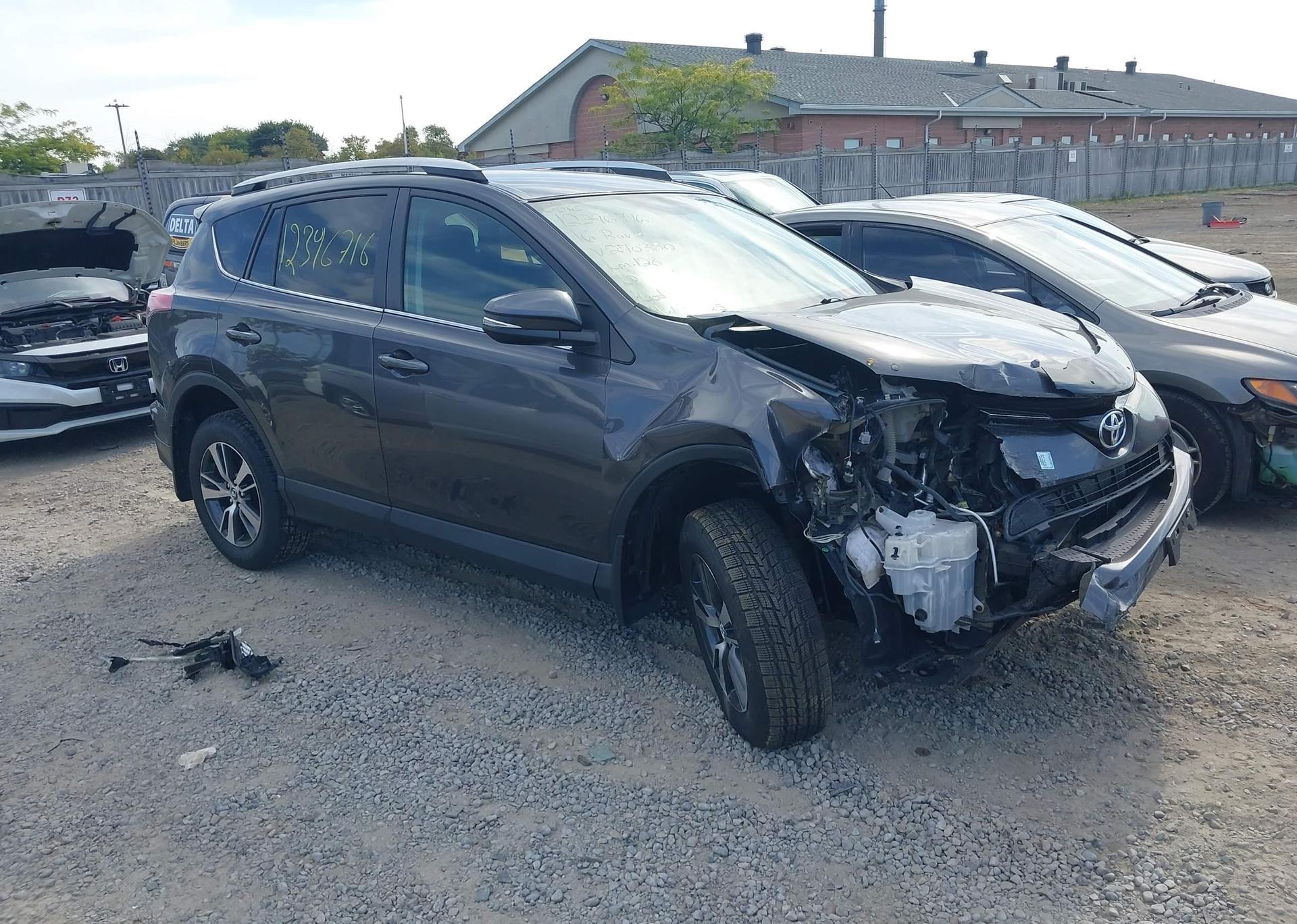 2016 TOYOTA RAV4 LE